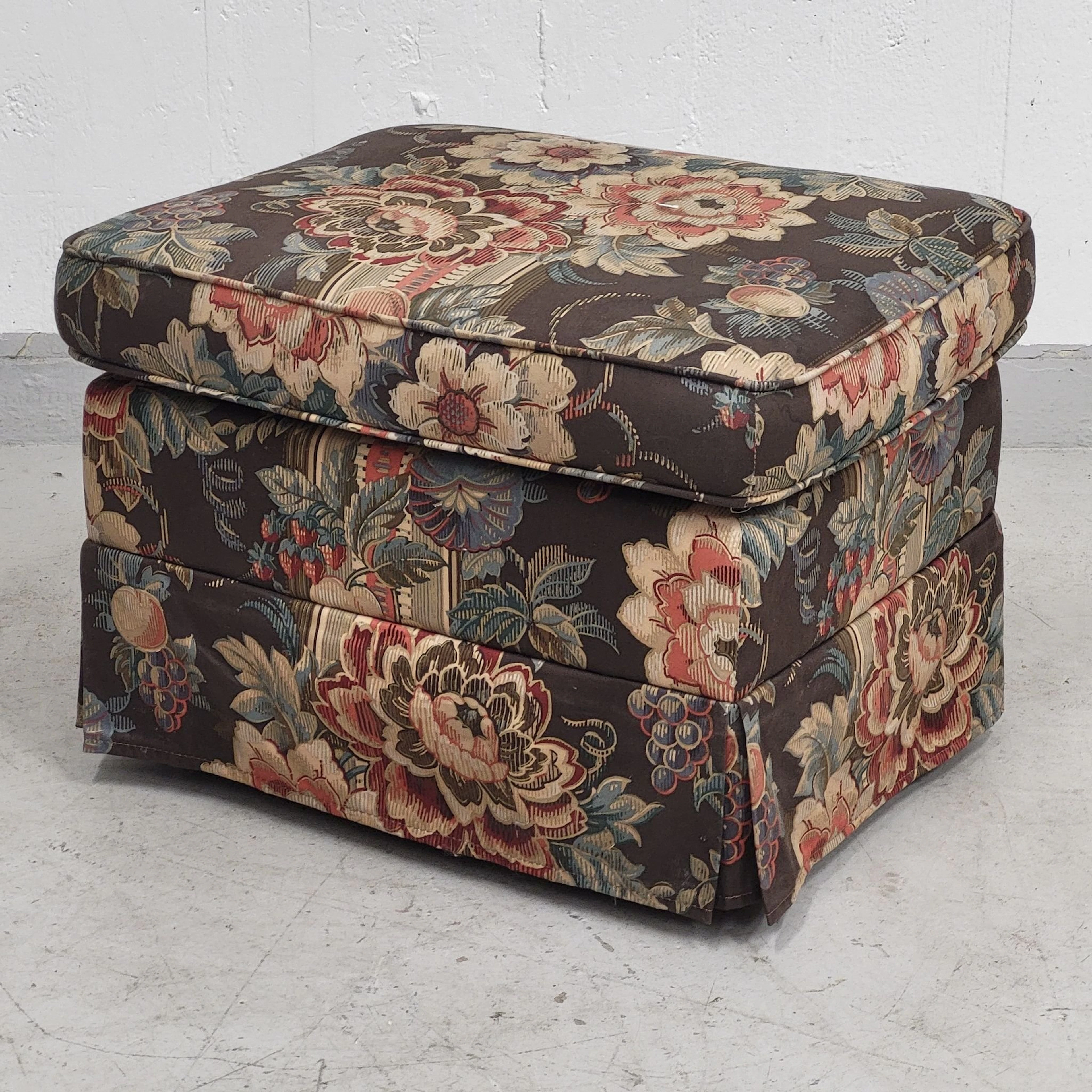 Pall med vadderad sits - Sittpuff - Sittpall - Fotpall