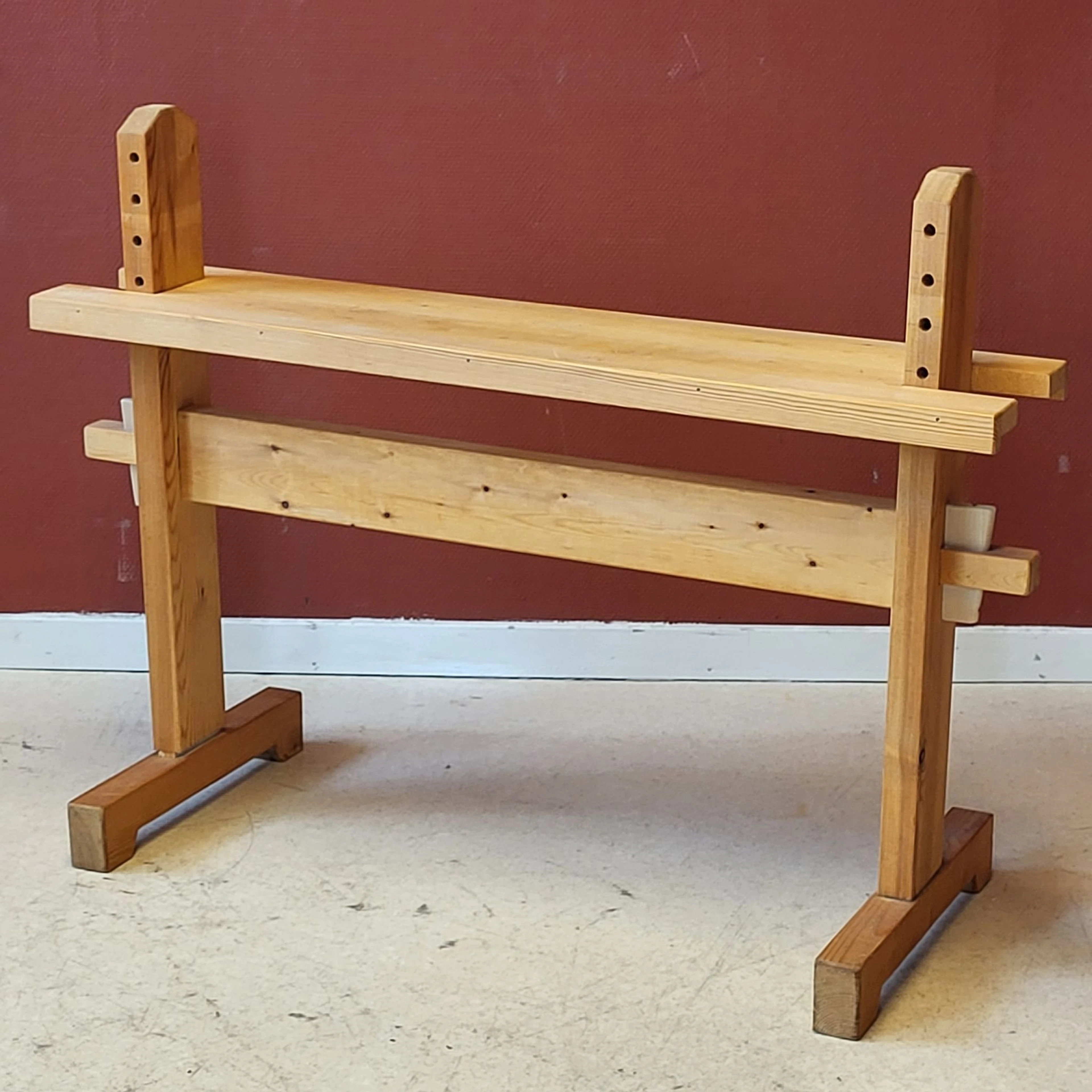Bänk i trä - Pianopall - Träbänk - Sittbänk