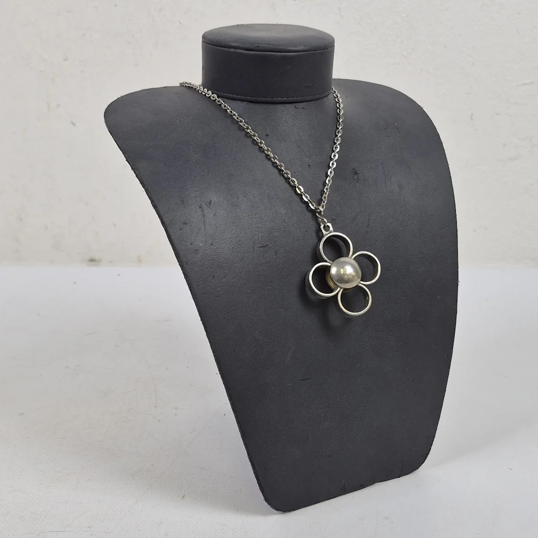 Halsband i tenn - Blomma - "Casi" - Tennhalsband