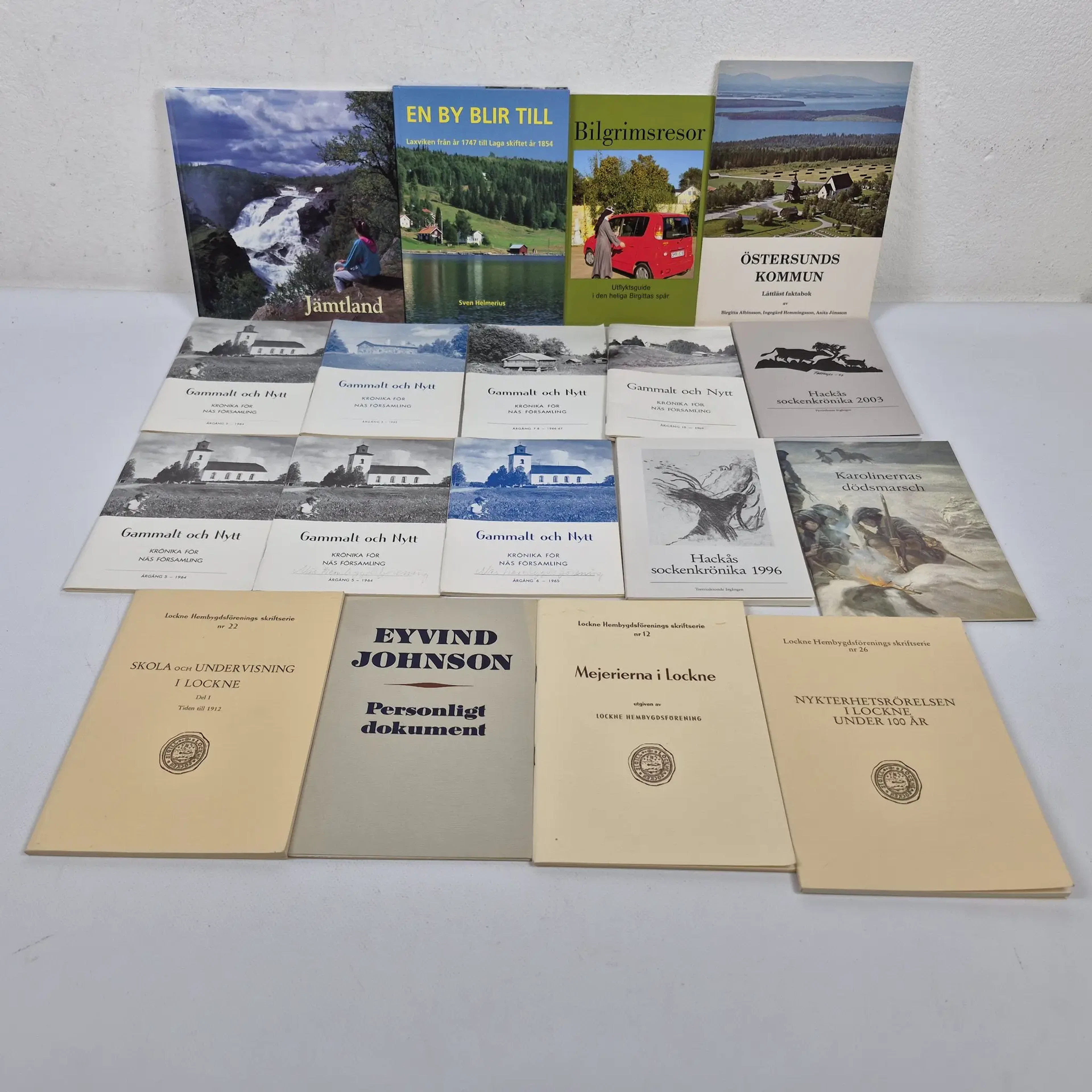 Parti lokala historiska häften/böcker med koppling till Jämtland - Hackås & Näs