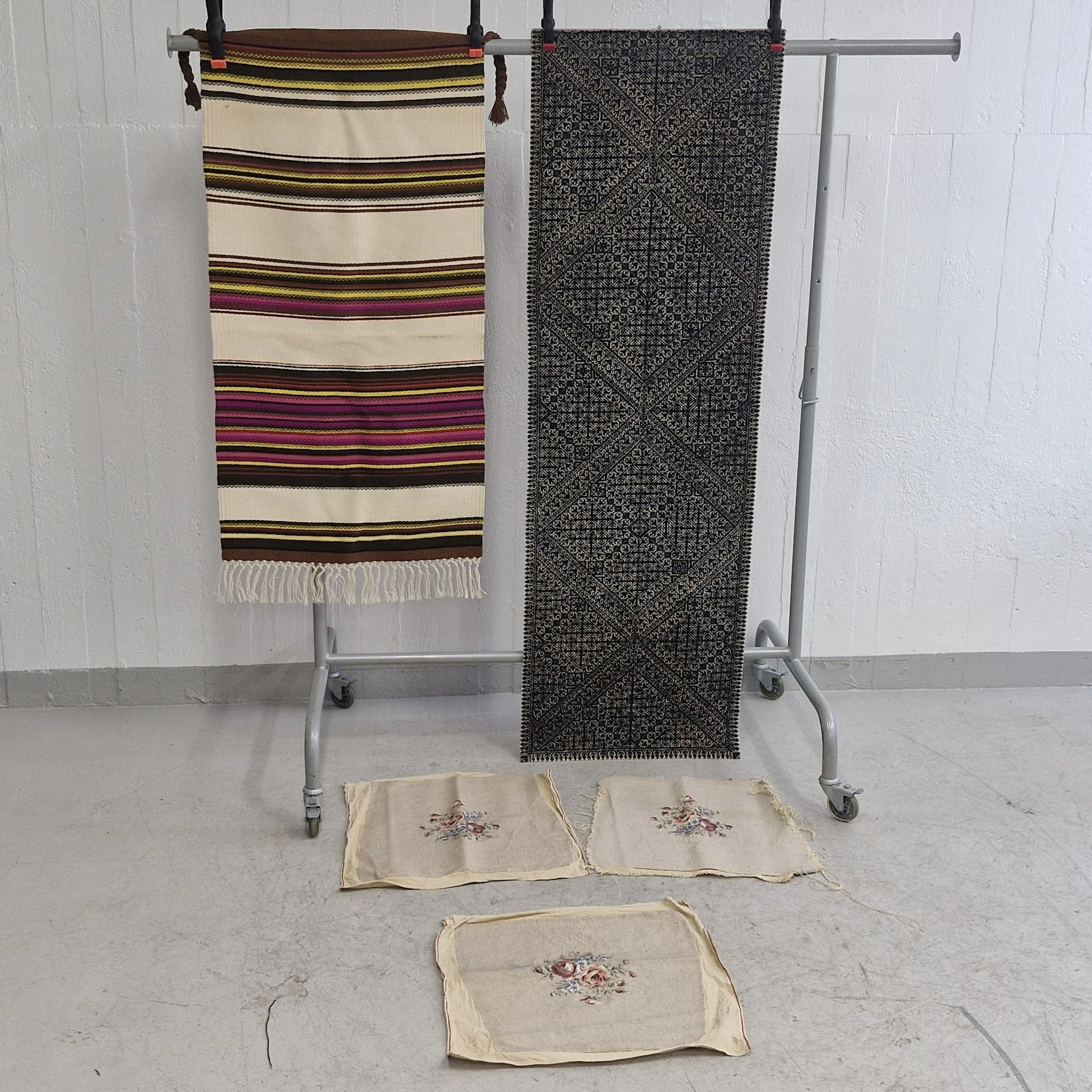 Parti textilier - Matta, duk & stol klädsel - Tyger - 1900-tal - Vintage