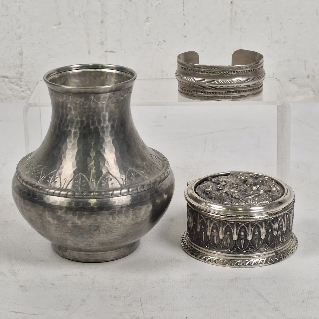 Parti tennföremål - vas, ask & armband i tenn - 1900-tal - Vintage
