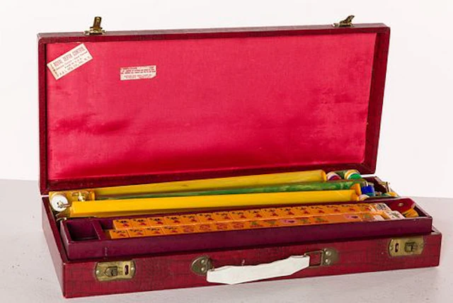 Vintage Royal Games Mahjong Set