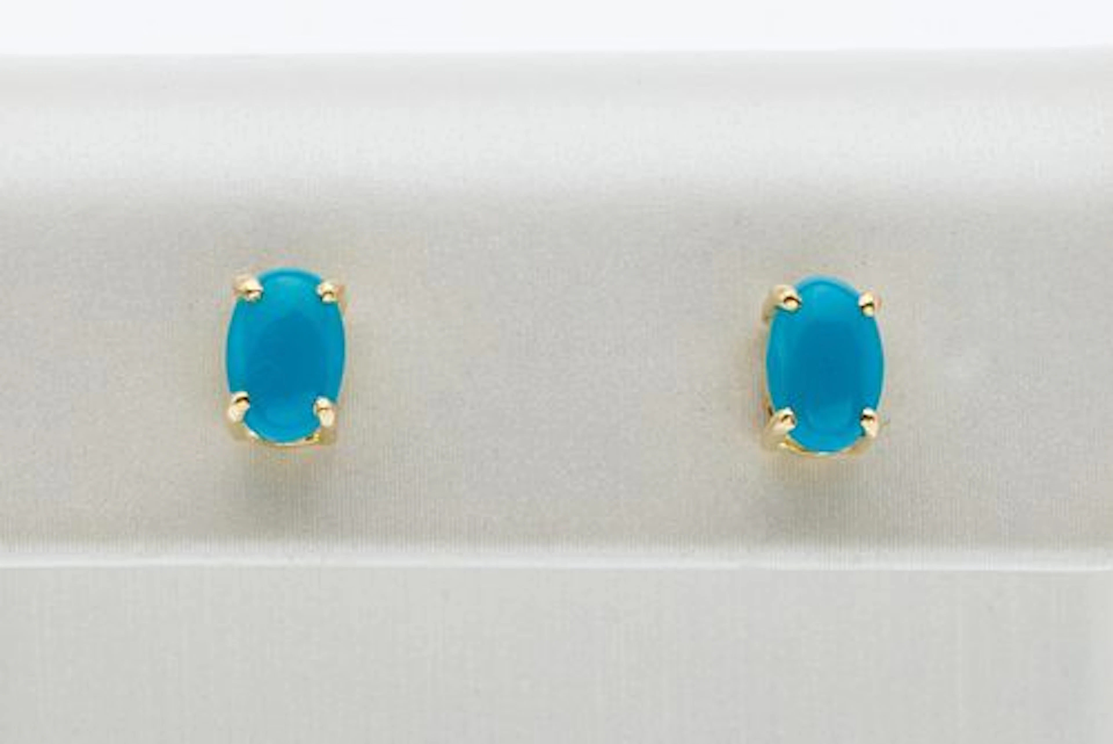18K Yellow Gold and Turquoise Studs