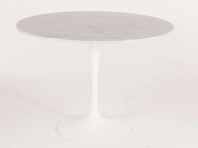 Saarinen Design Tulip Dining Table with Marble Top