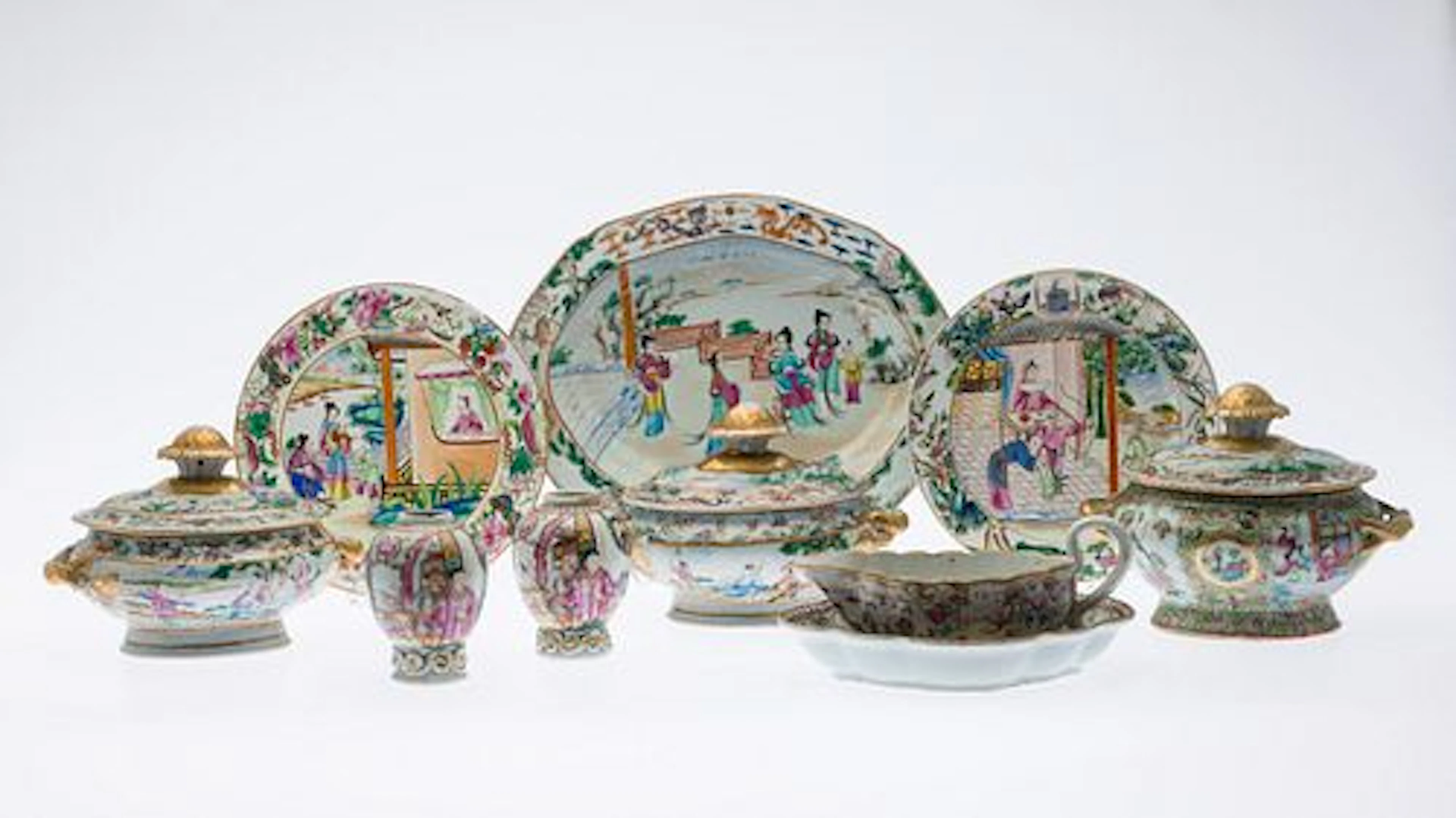 10 Pieces of Chinese Famille Rose Porcelain, 19th C