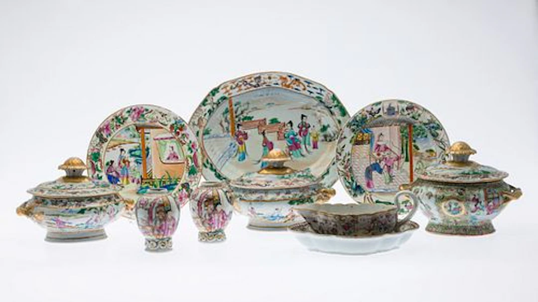 10 Pieces of Chinese Famille Rose Porcelain, 19th C