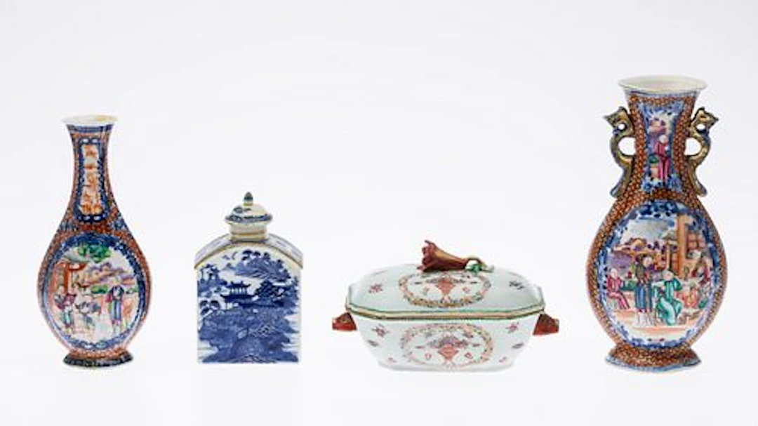 Four Chinese Export Porcelain Articles
