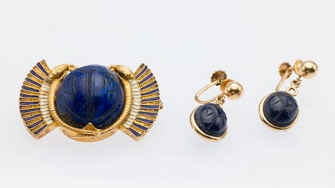 Egyptian Rev Gold & Lapis Scarab Brooch & Earrings
