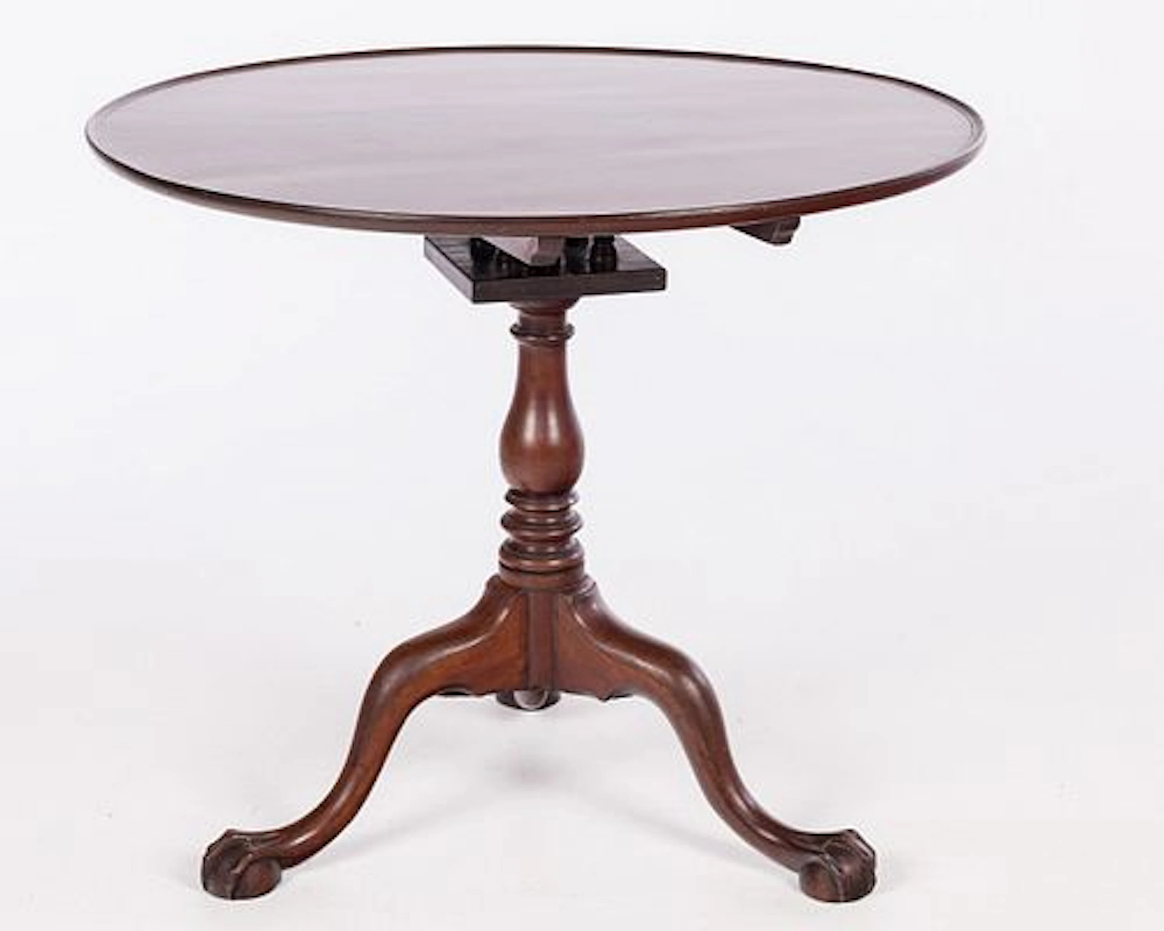 Philadelphia Chippendale Mahogany Dish Top Tea Table