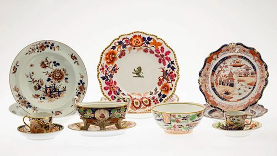 11 Imari Articles, 2 Barr & Barr Bowls, 19th C & Ltr