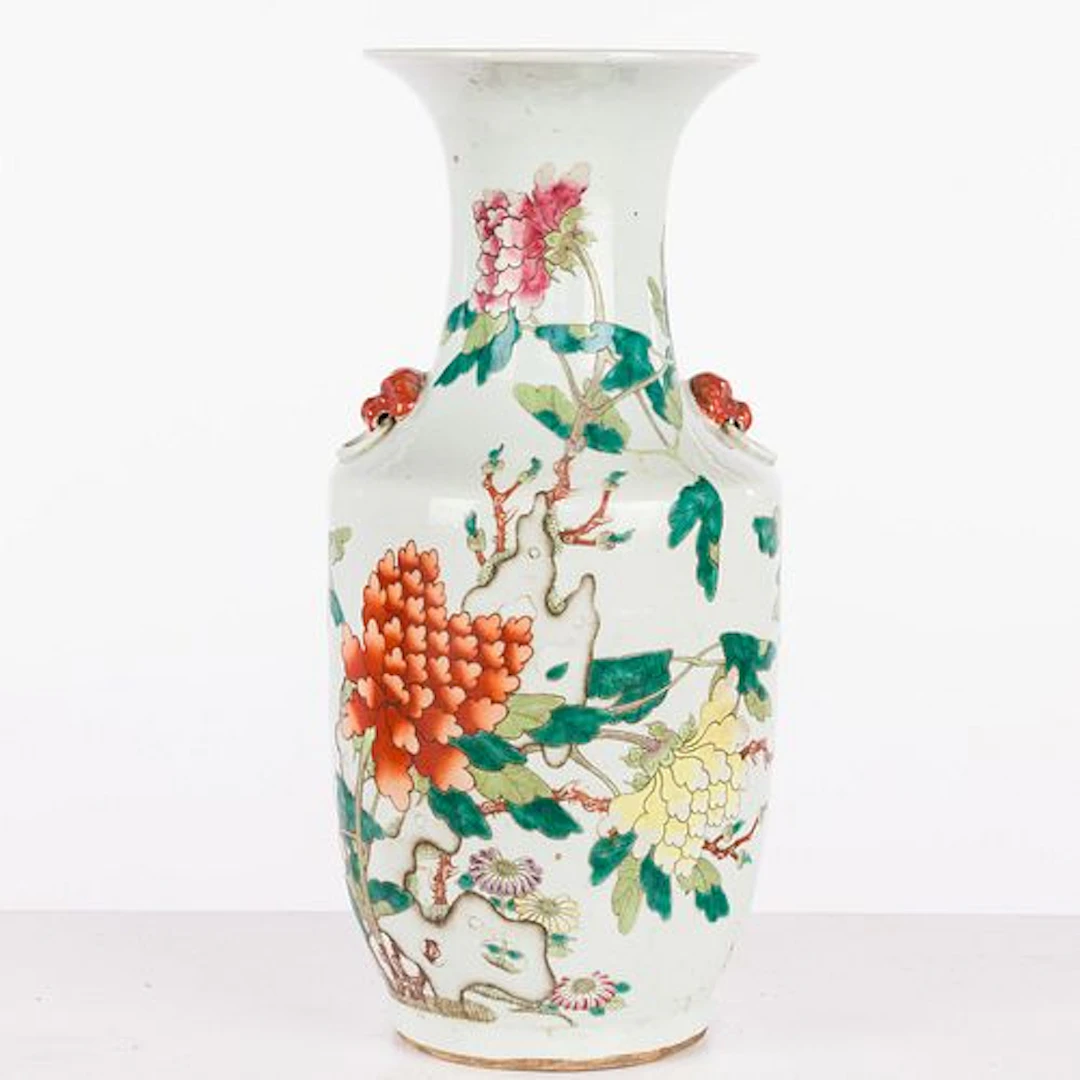 Chinese Famille Rose Porcelain Vase, 19th Century