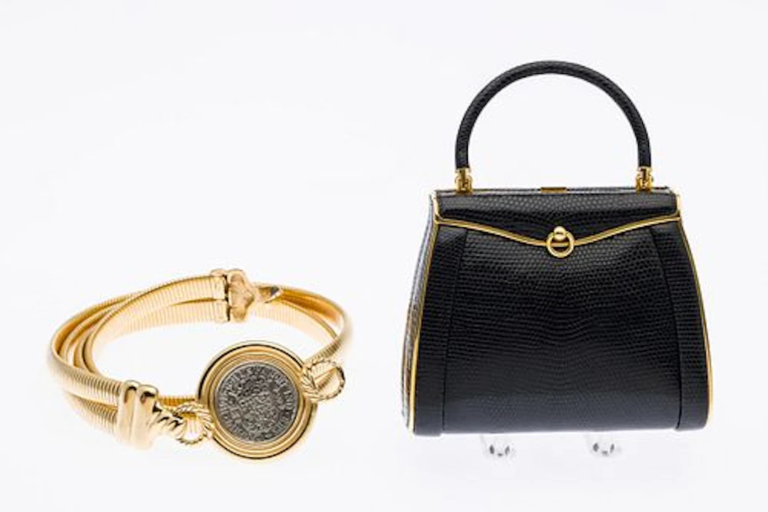 Finnese La Model Evening Purse & Gold Chain Belt