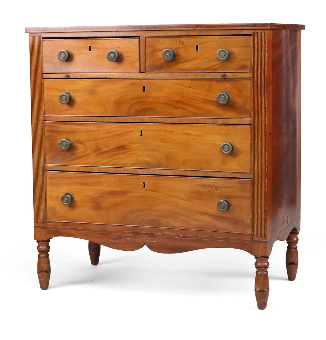 Federal Flame Grain Mahogany Chest of Drawers