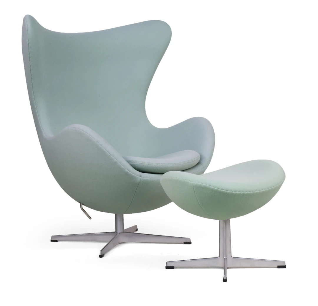 Fritz Hansen/Arne Jacobsen Egg Chair & Ottoman