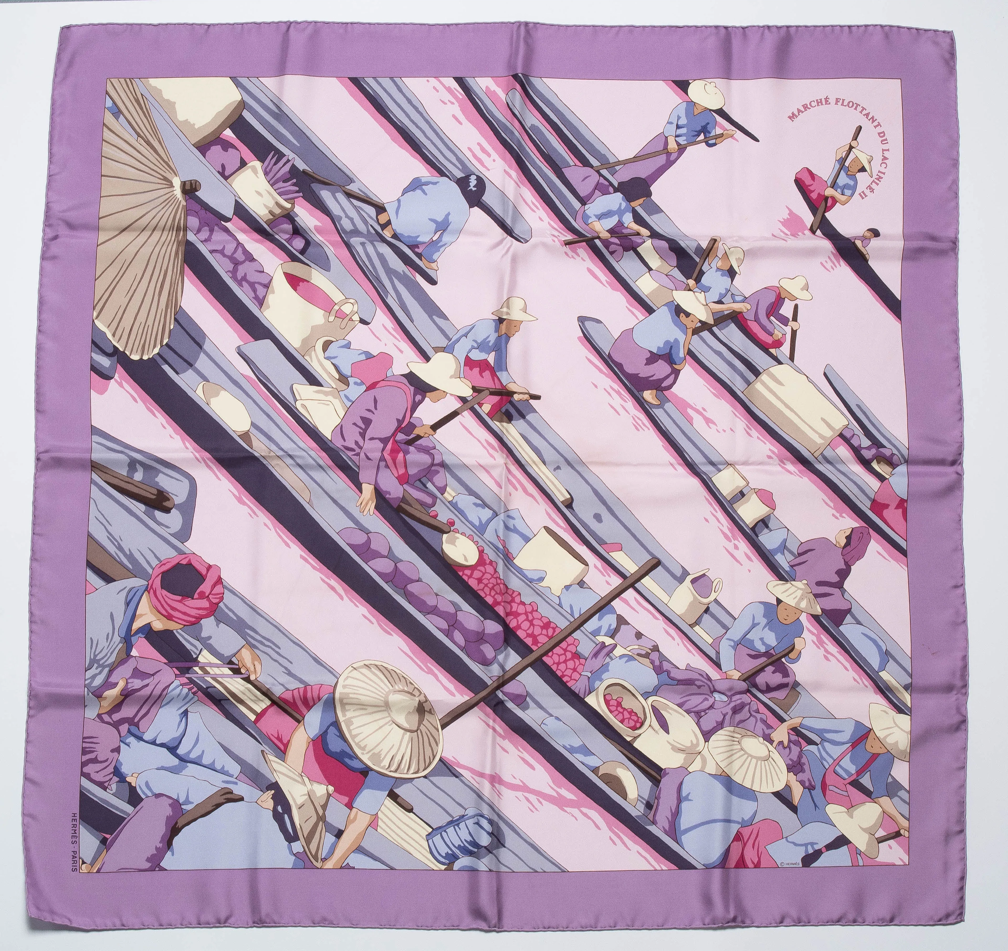 Hermès, Foulard "Marché flottant du lac Inlé"