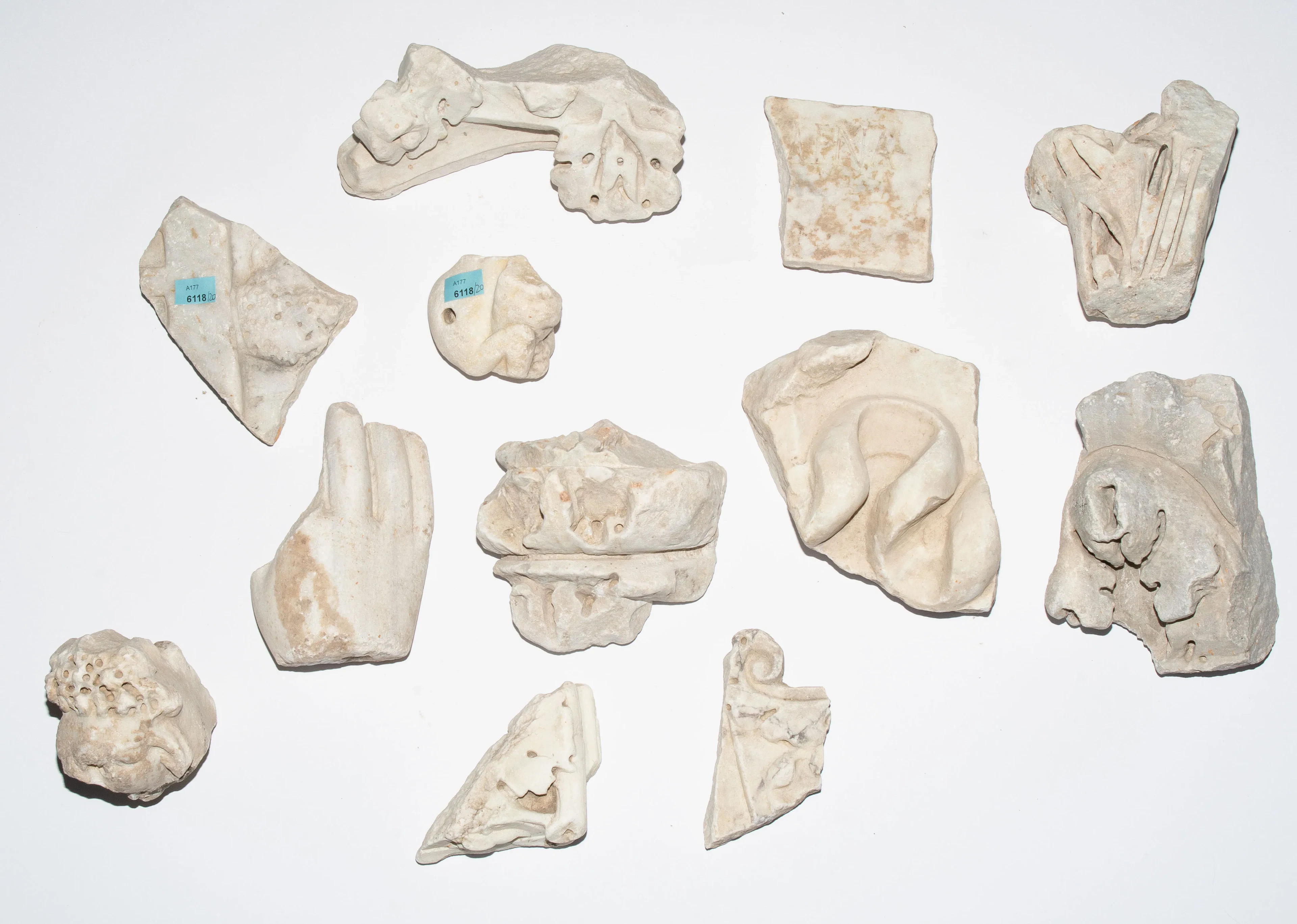 Lot: 20 Marmorfragmente
