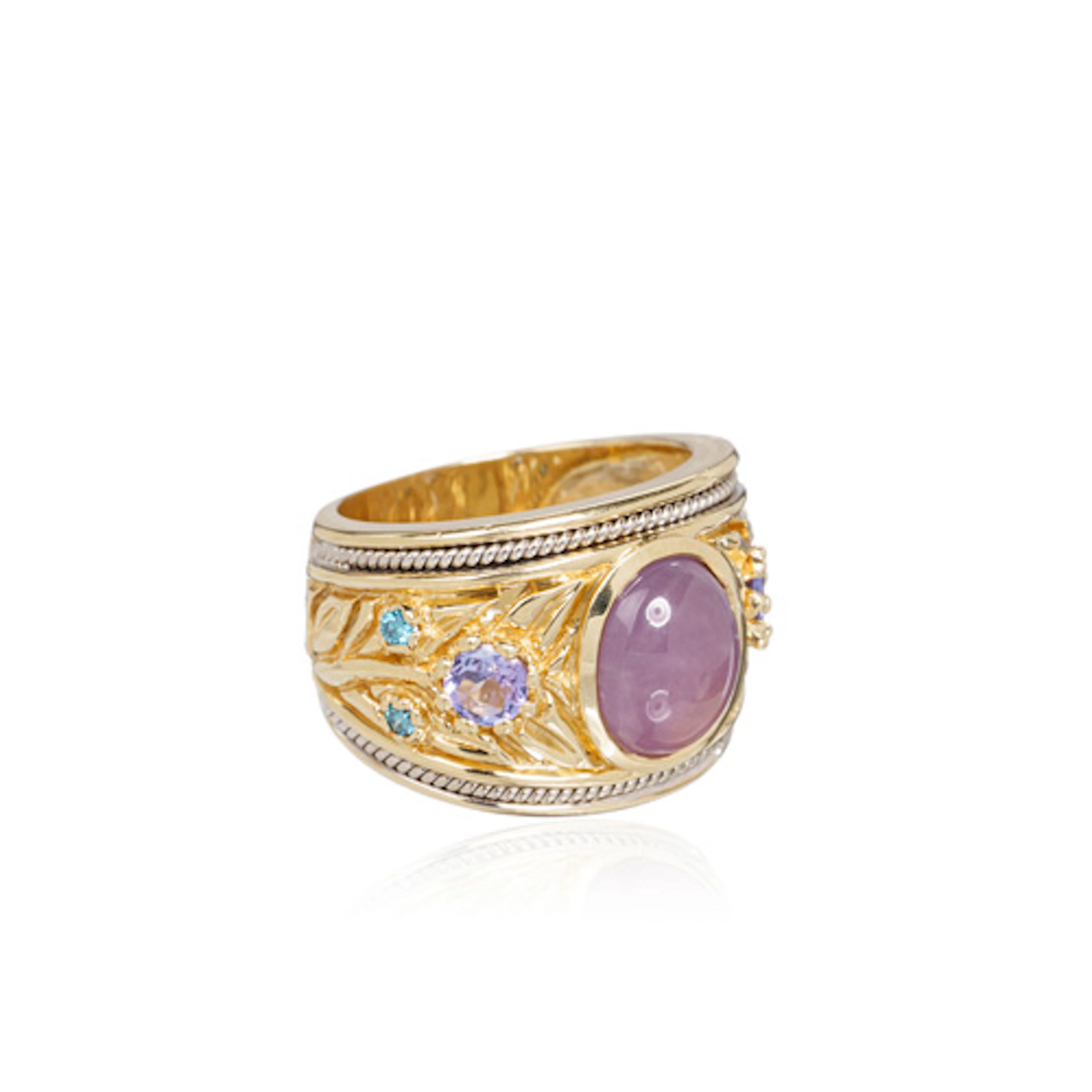837 Bandring mit floralem Motiv und zentralem Chalzedon (ca. 1,8 ct).