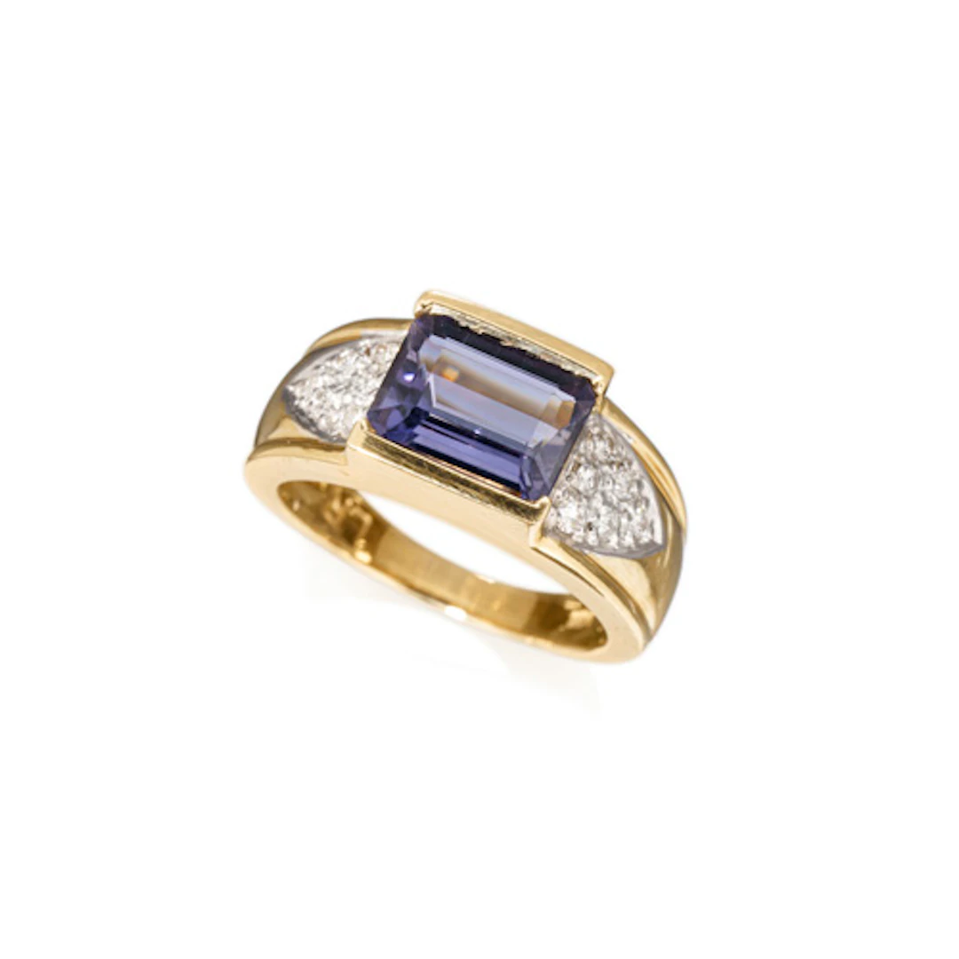 794 Gelbgold-Ring mit Iolith-Solitär (ca. 1,7 ct)