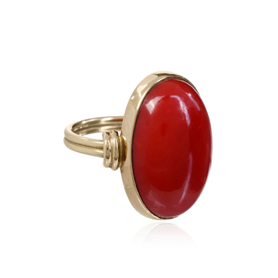 840 Goldschmiede-Ring mit Karneol-Cabochon. Roland Klein, Leipzig.
