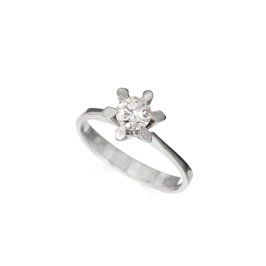 778 Filigraner Weißgoldring mit Brillant-Solitär (ca. 0,48 ct).
