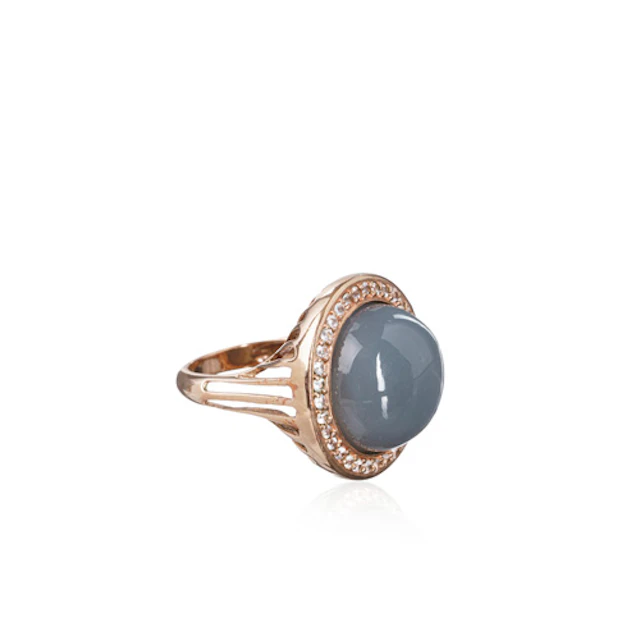 838 Éntouragering mit Mondstein-Cabochon (ca. 16 ct).