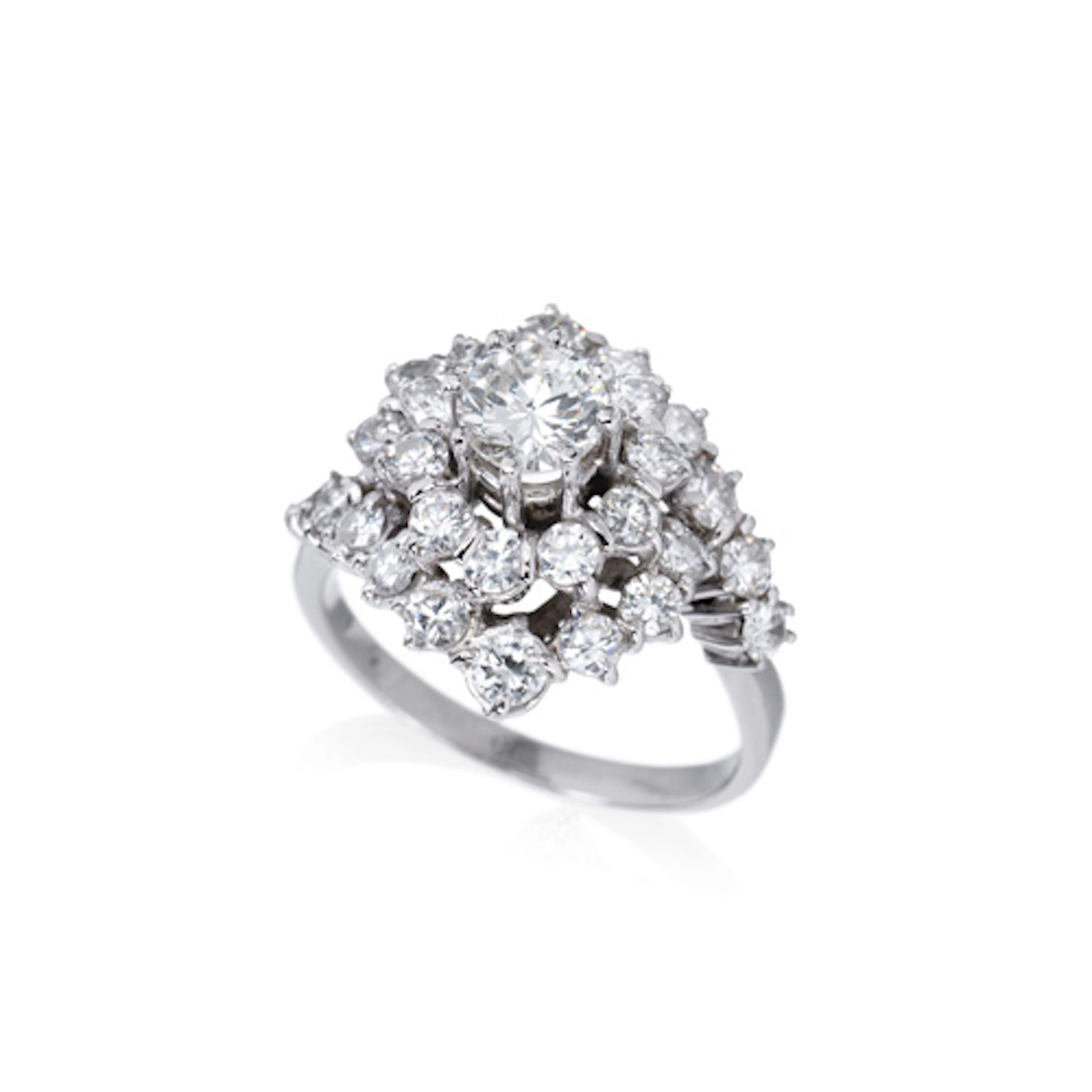 780 Großer Brillant-Blütenring (ca. 3,3 ct).
