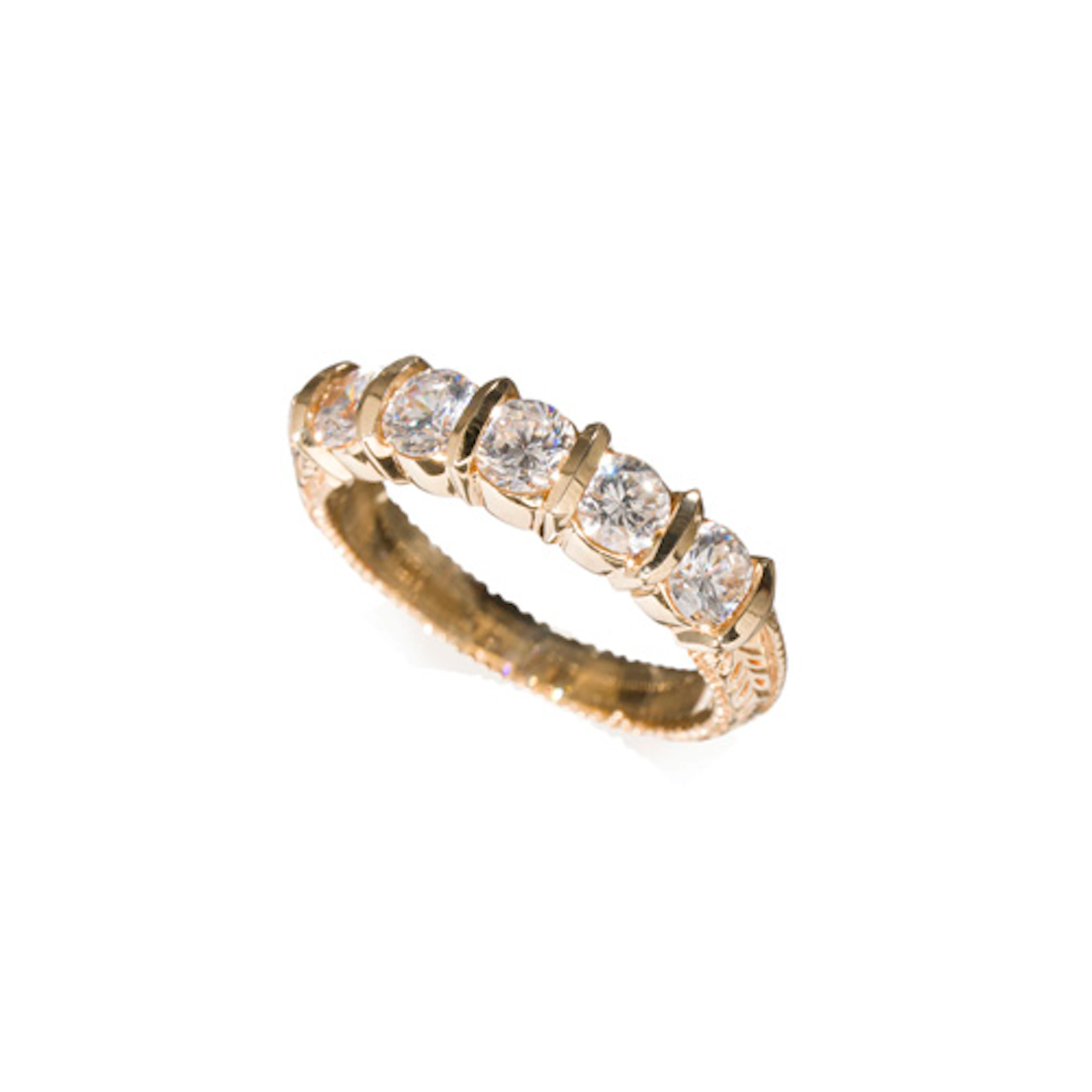 782 Memoire-Ring mit fünf Zirkonia.