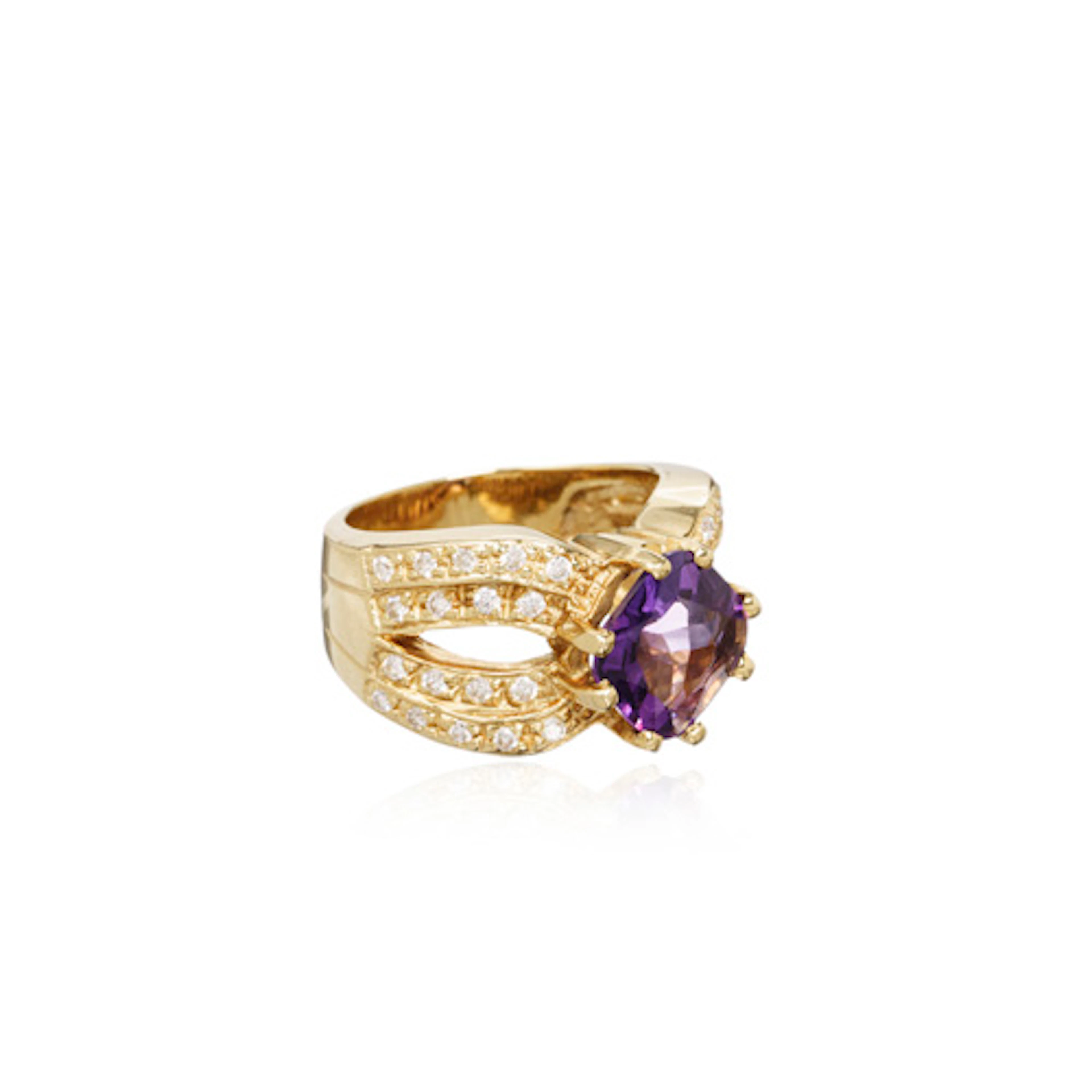 804 Schleifenbandring mit zentralem Amethyst (ca. 2,1 ct).