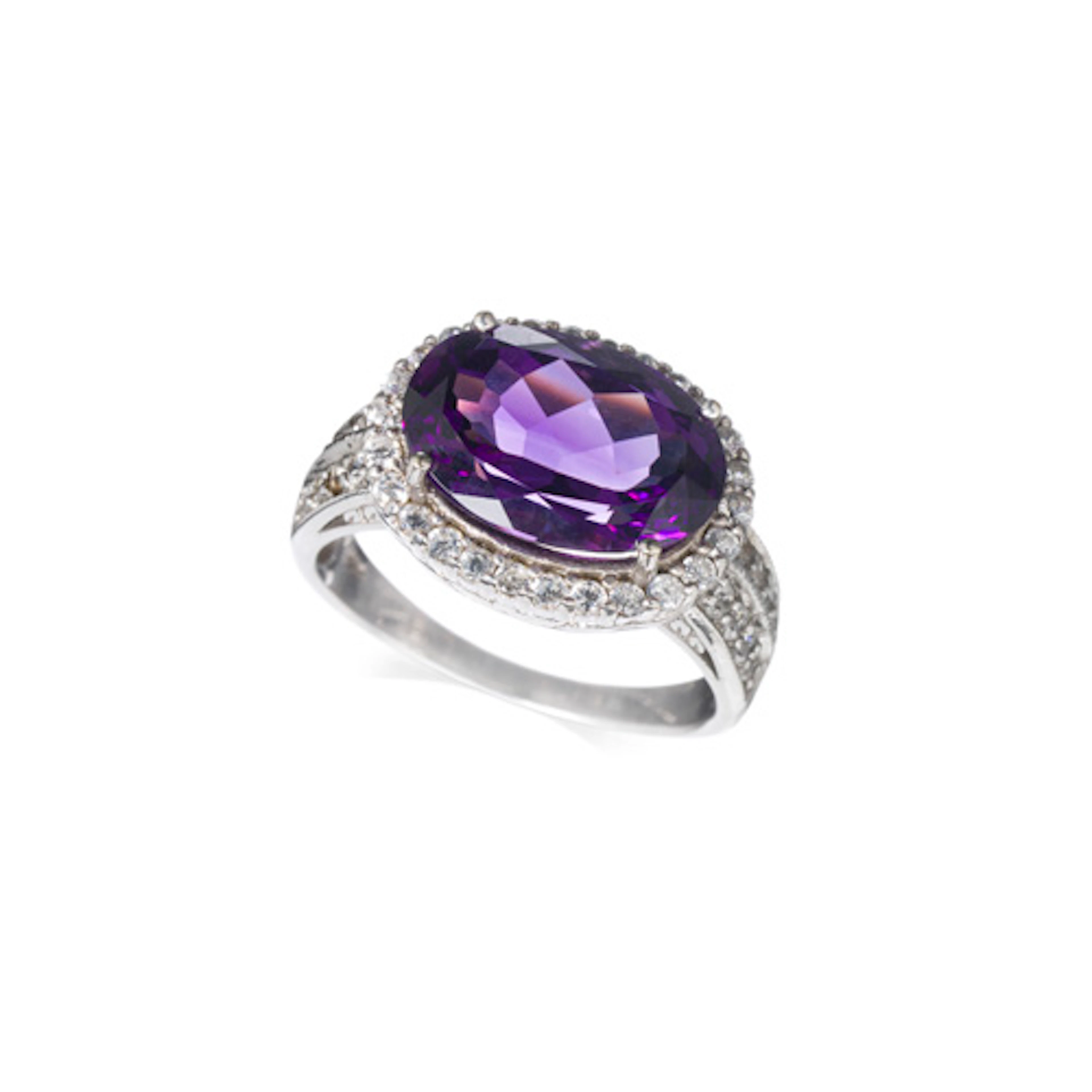 803 Weißgold-Entouragering mit Amethyst-Solitär (ca. 3,8 ct).