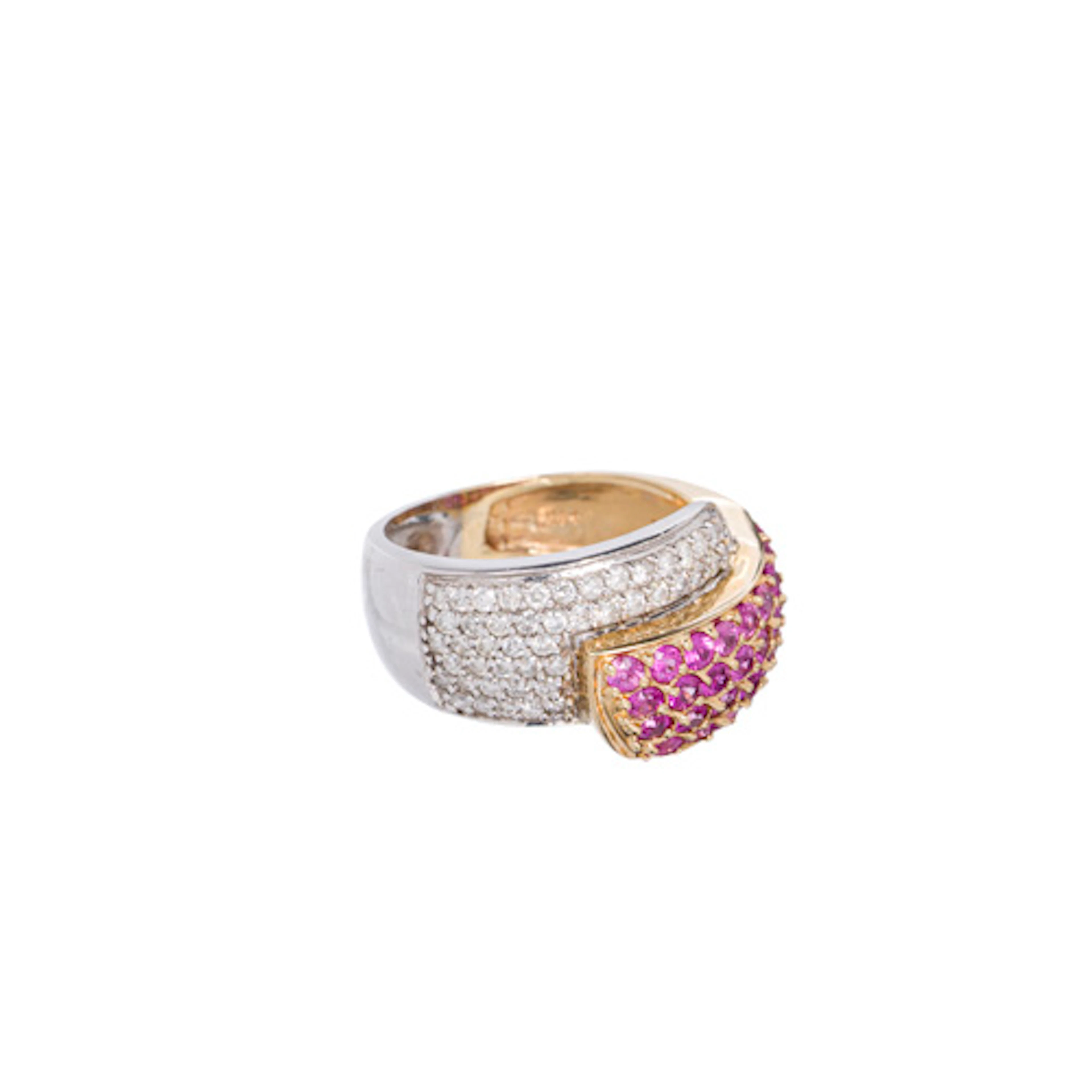 808 Bicolor-Pavéring mit Rubinen und Diamanten. Bita.