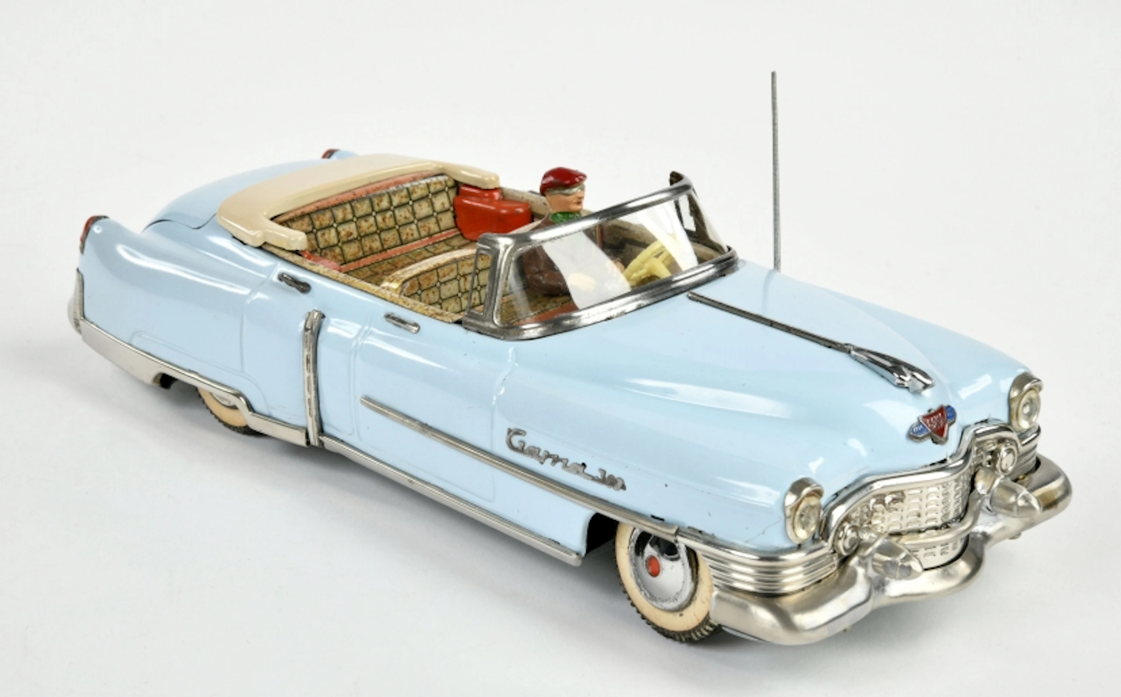 Gama, Cadillac Cabrio