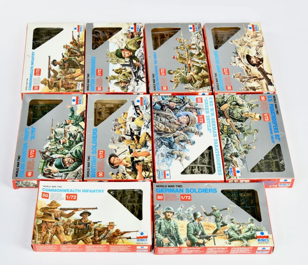 Esci, 10 Figurensets