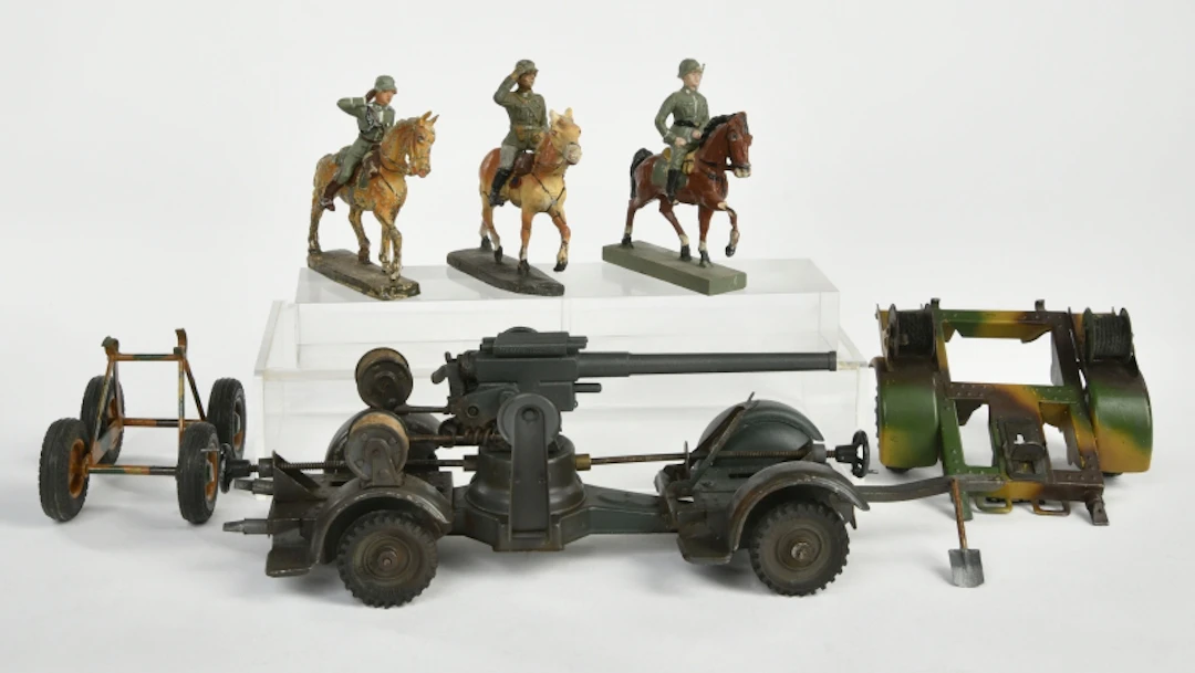 Hausser, Geschütz und div. Zubehör