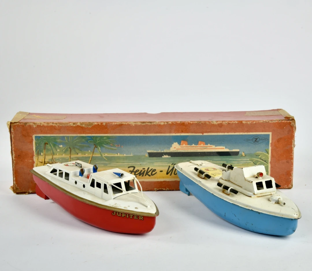 Sutcliffe, 2 Boote & Originalkarton für Zeuke Schiff