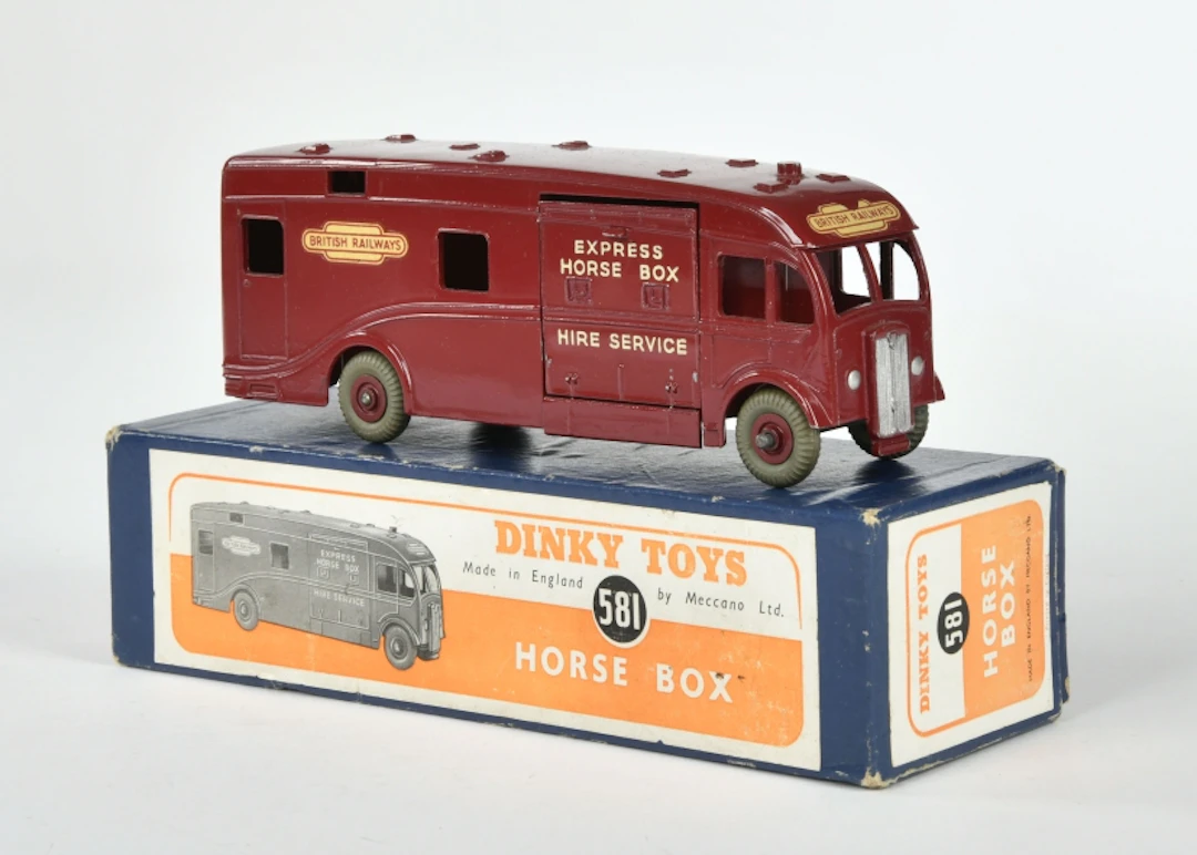 Dinky Toys, 581 Horse Box
