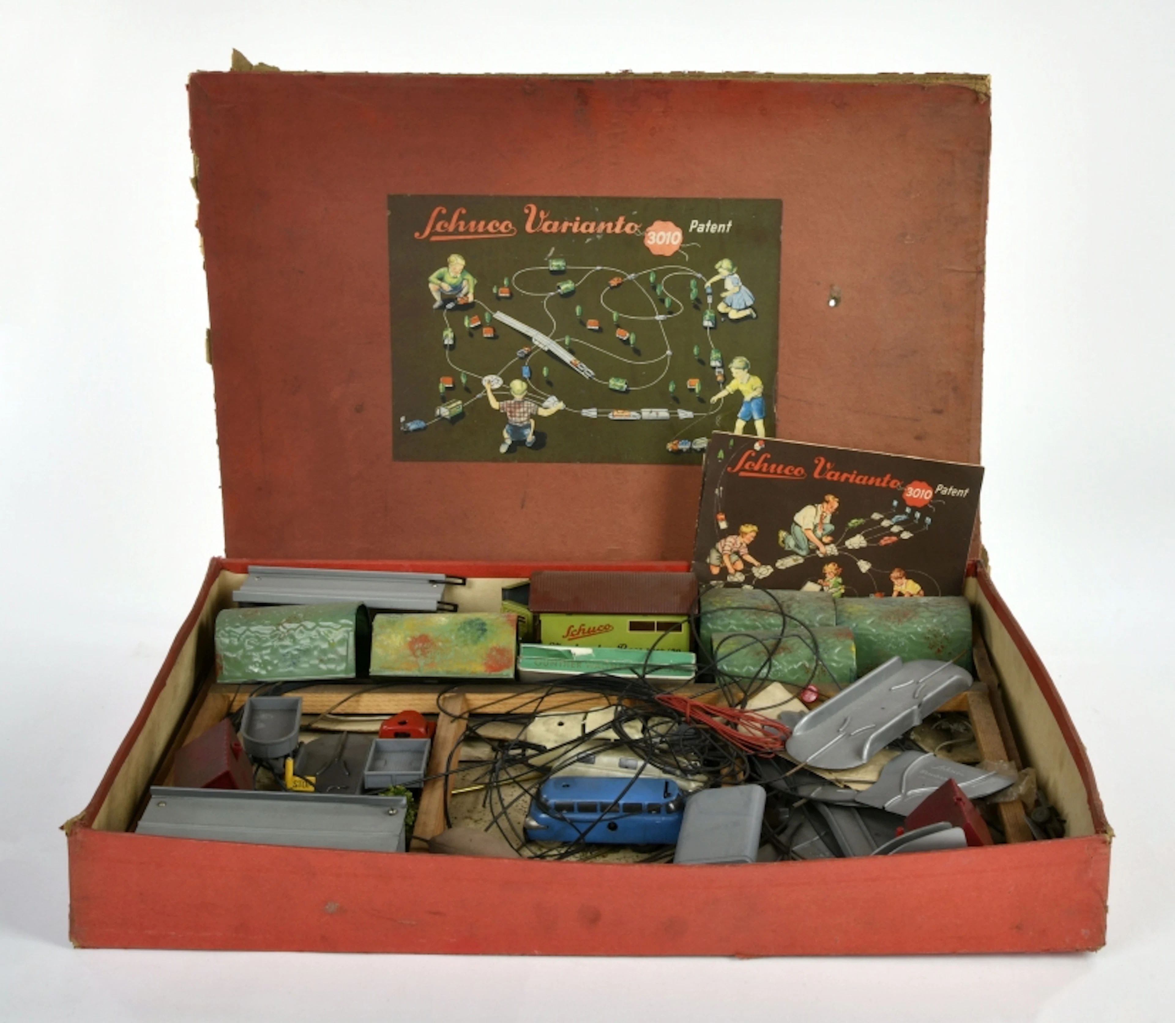 Schuco, Varianto Packung 3010 mit 4 Fahrzeugen und Zubehör