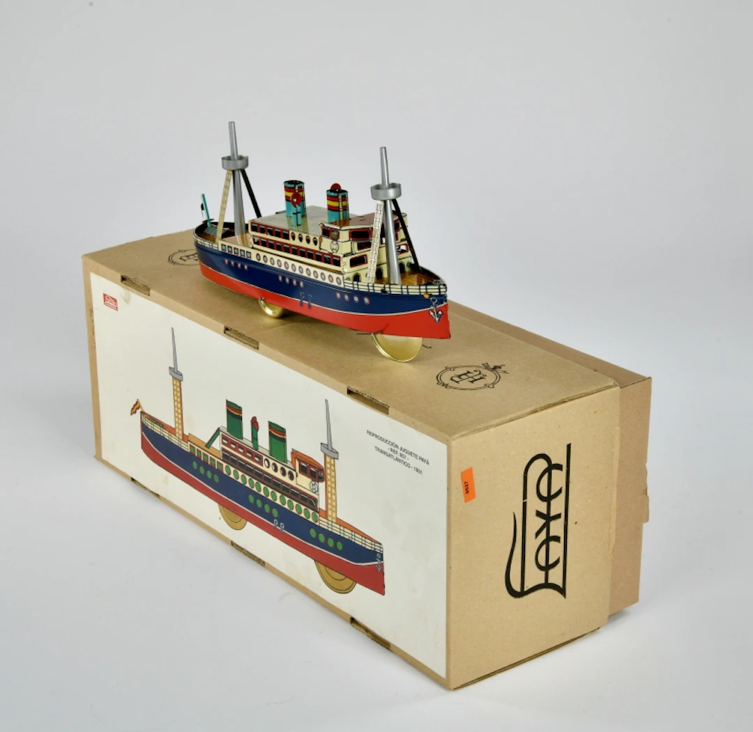 Paya, Schiff