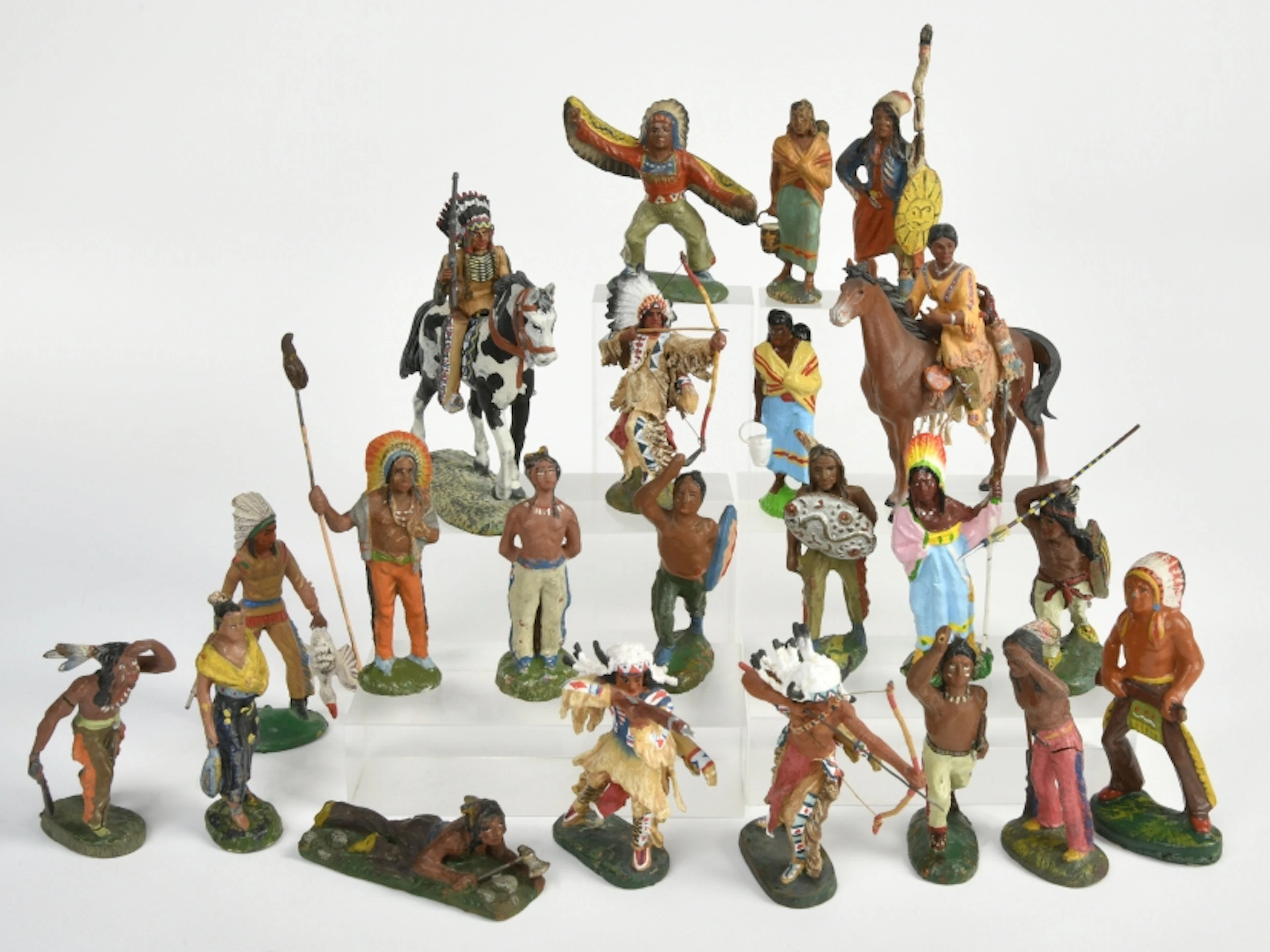 20 Indianer und 2 Reiter