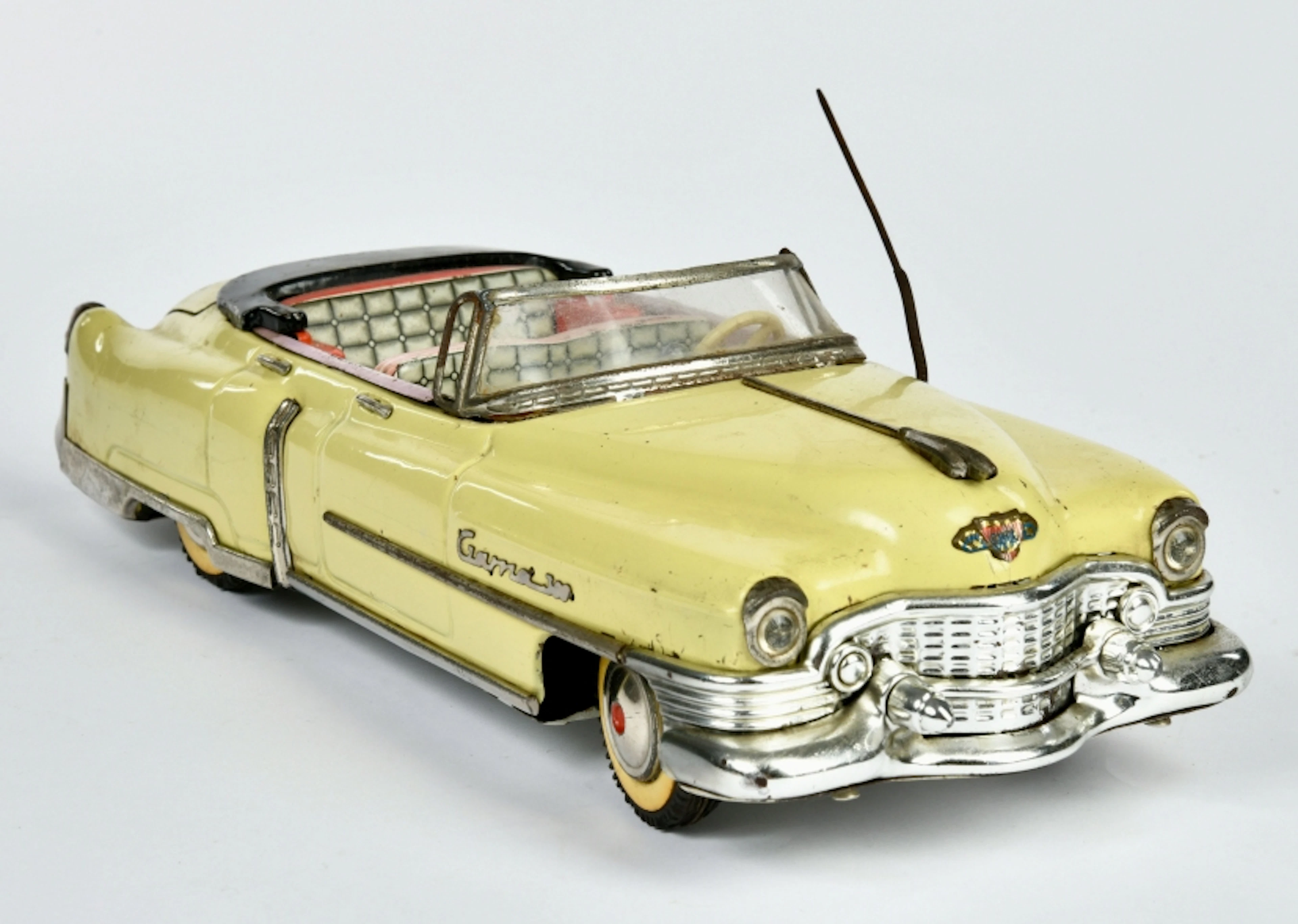 Gama, Cadillac Cabrio