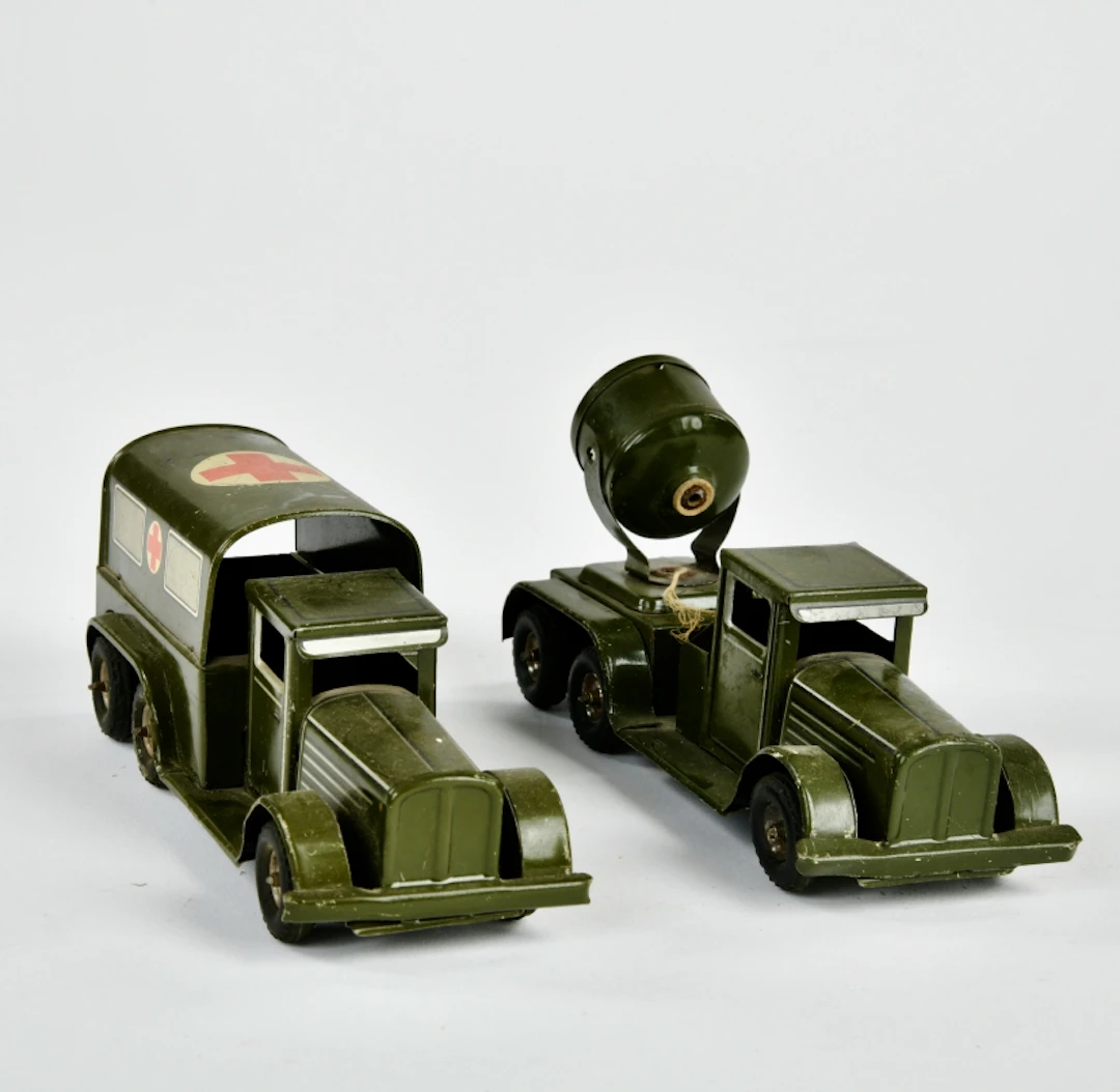 Göso, Scheinwerferwagen & Ambulanz