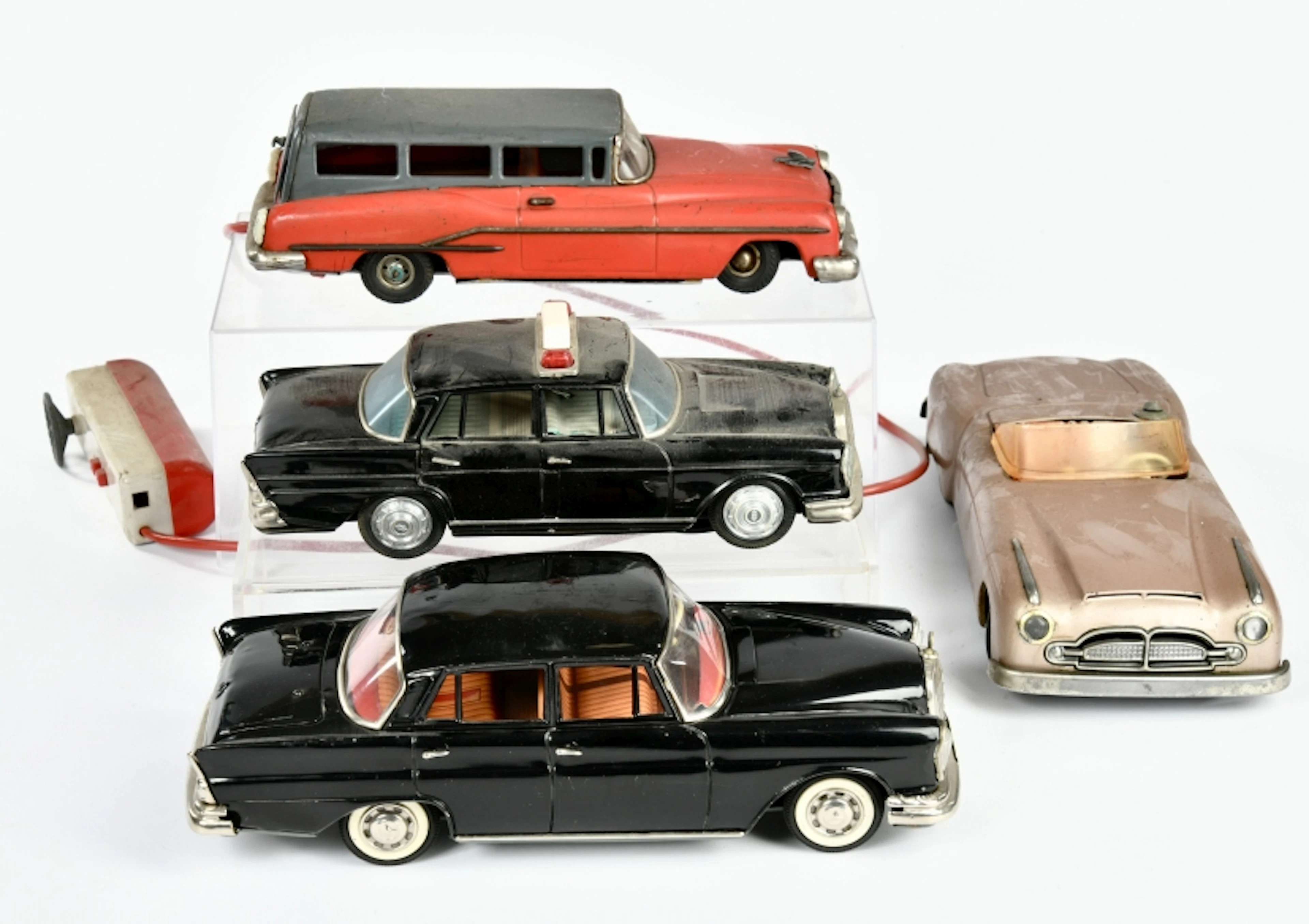 Bandai u.a., 4 Fahrzeuge, Mercedes usw.
