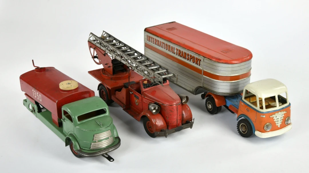 Gama u.a., LKW, Feuerwehr, Wasserwagen