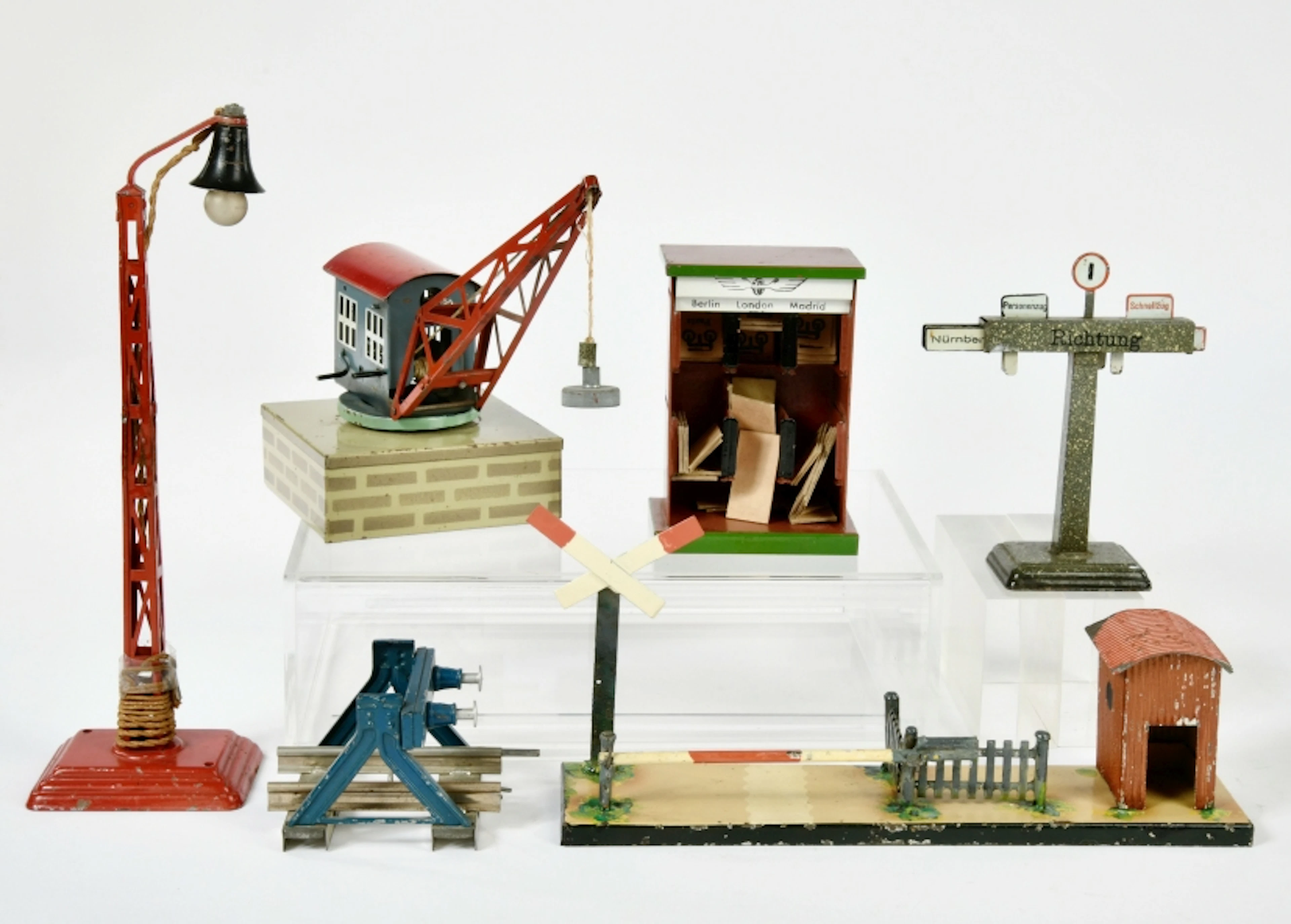 Märklin, Schranke, Kran, Lampe u.a.
