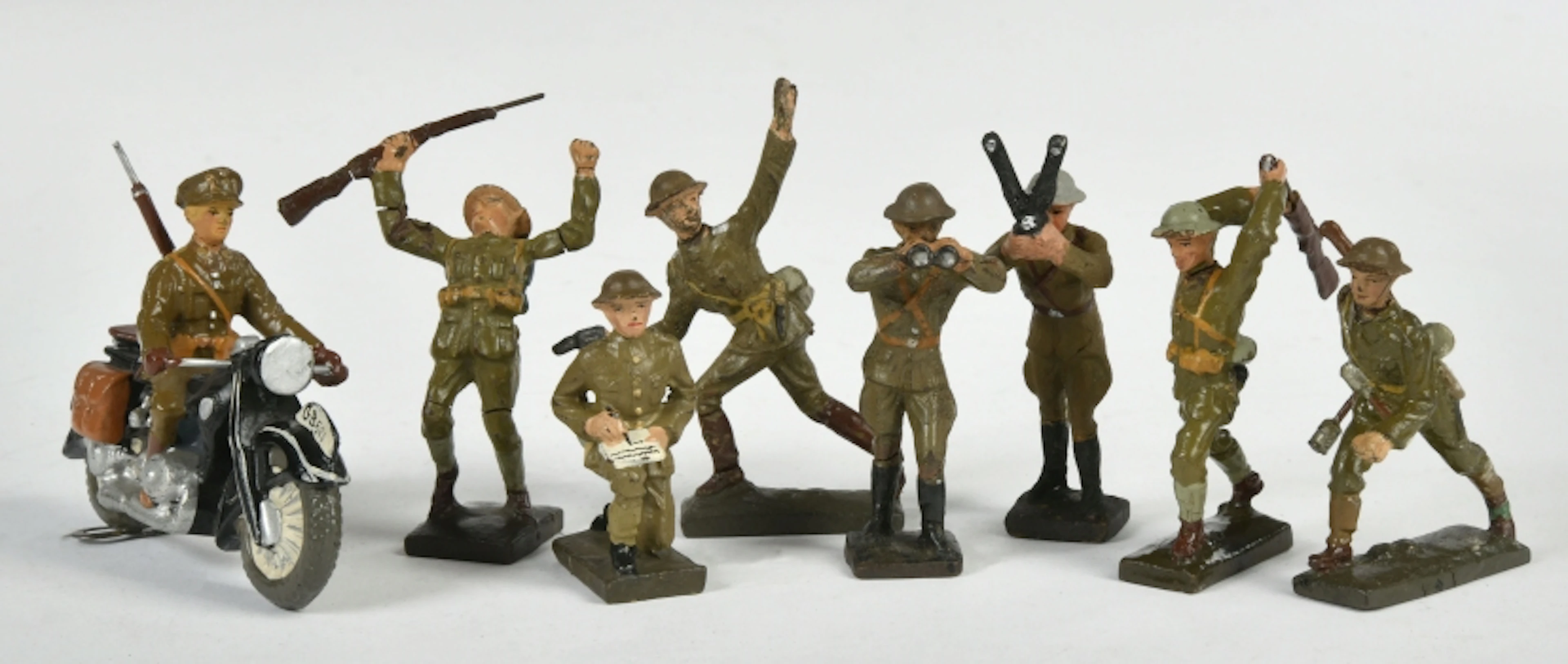 Lineol, englische Soldaten im Kampfgeschehen und Krad