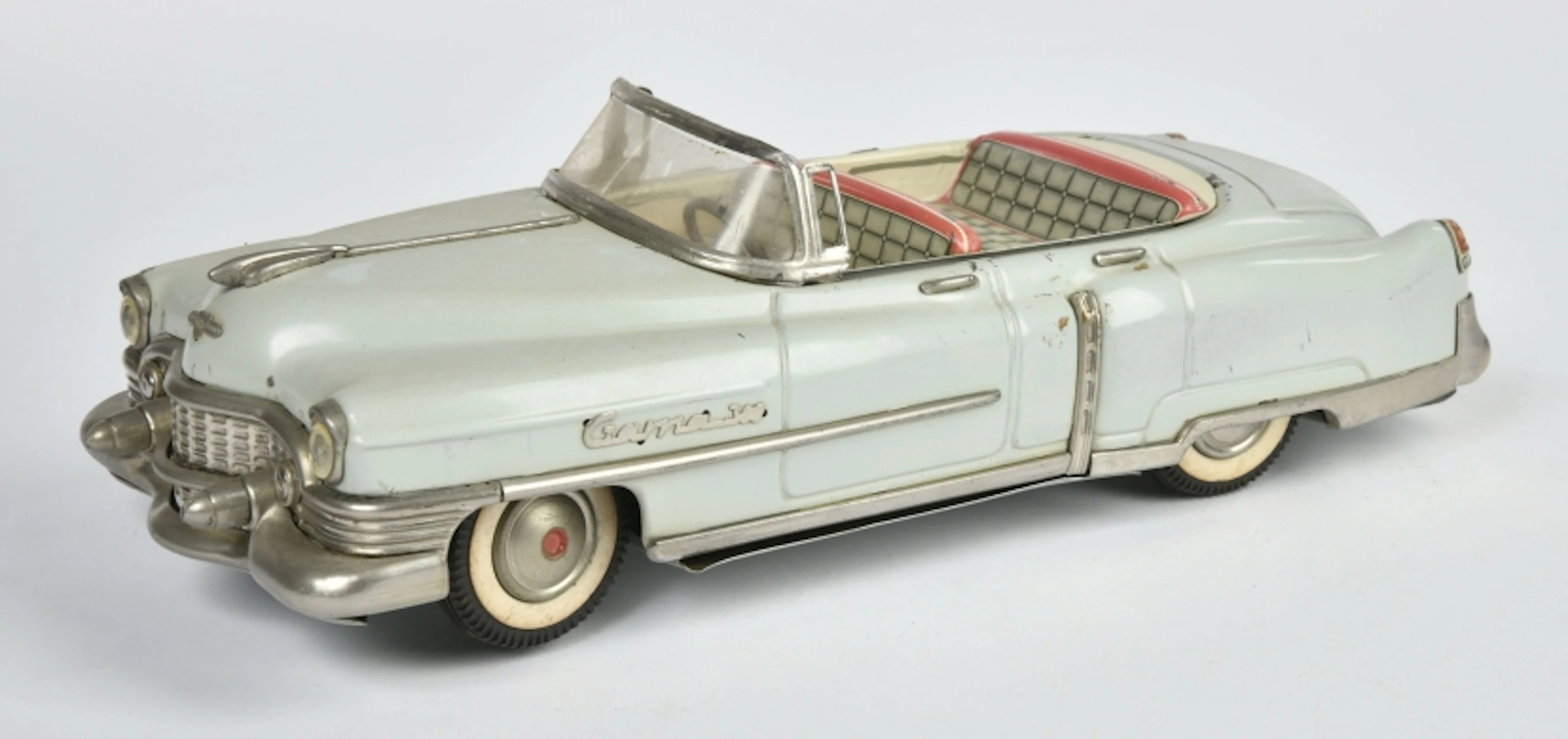 Gama, Cadillac Cabrio