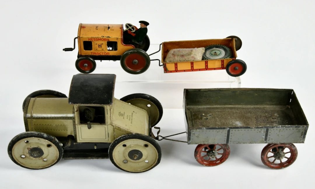 Bing, Raupenschlepper mit Anhänger & Hess, Traktor mit Anhänger