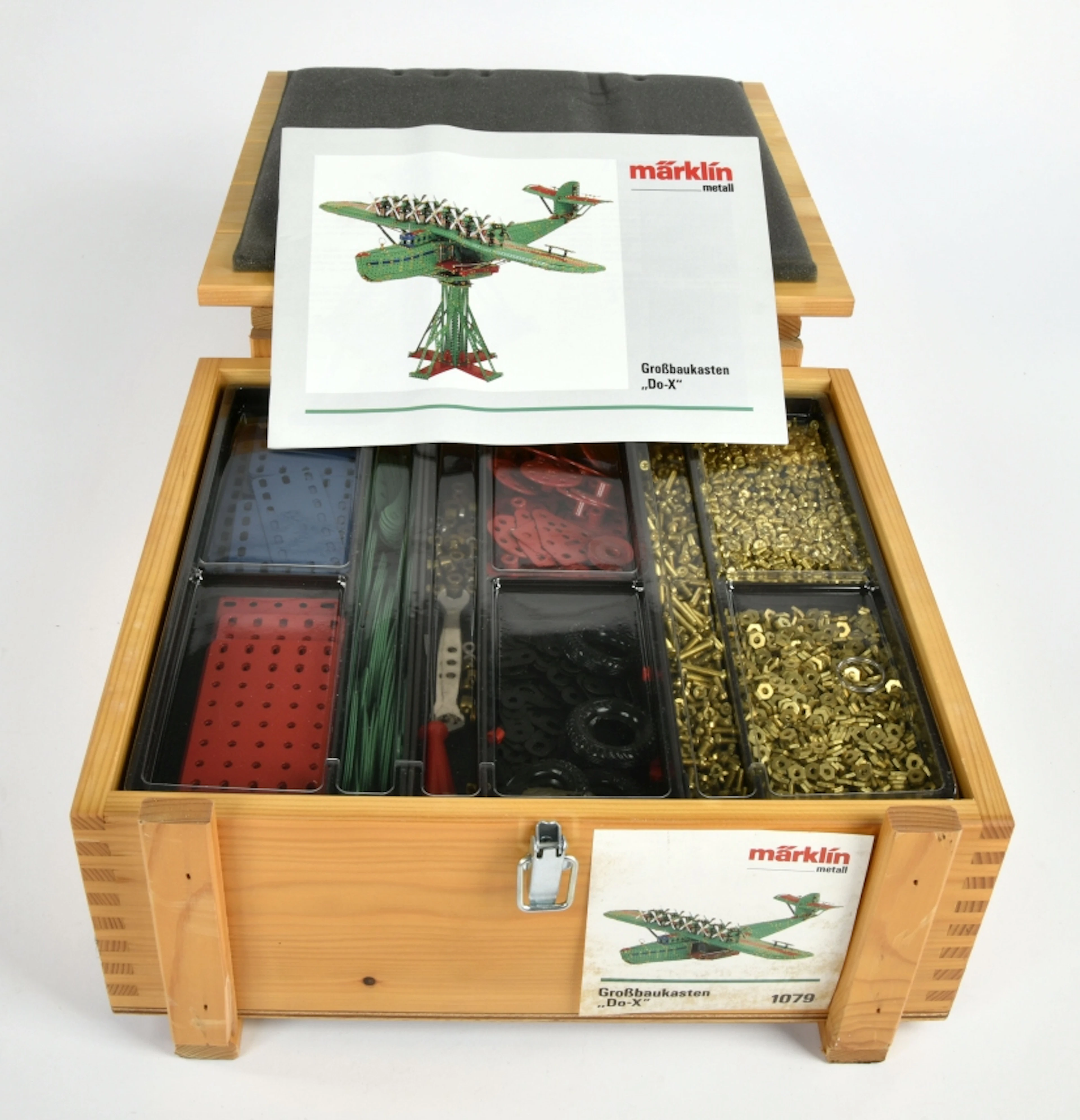 Märklin, Großbaukasten DOX Flugzeug 1079