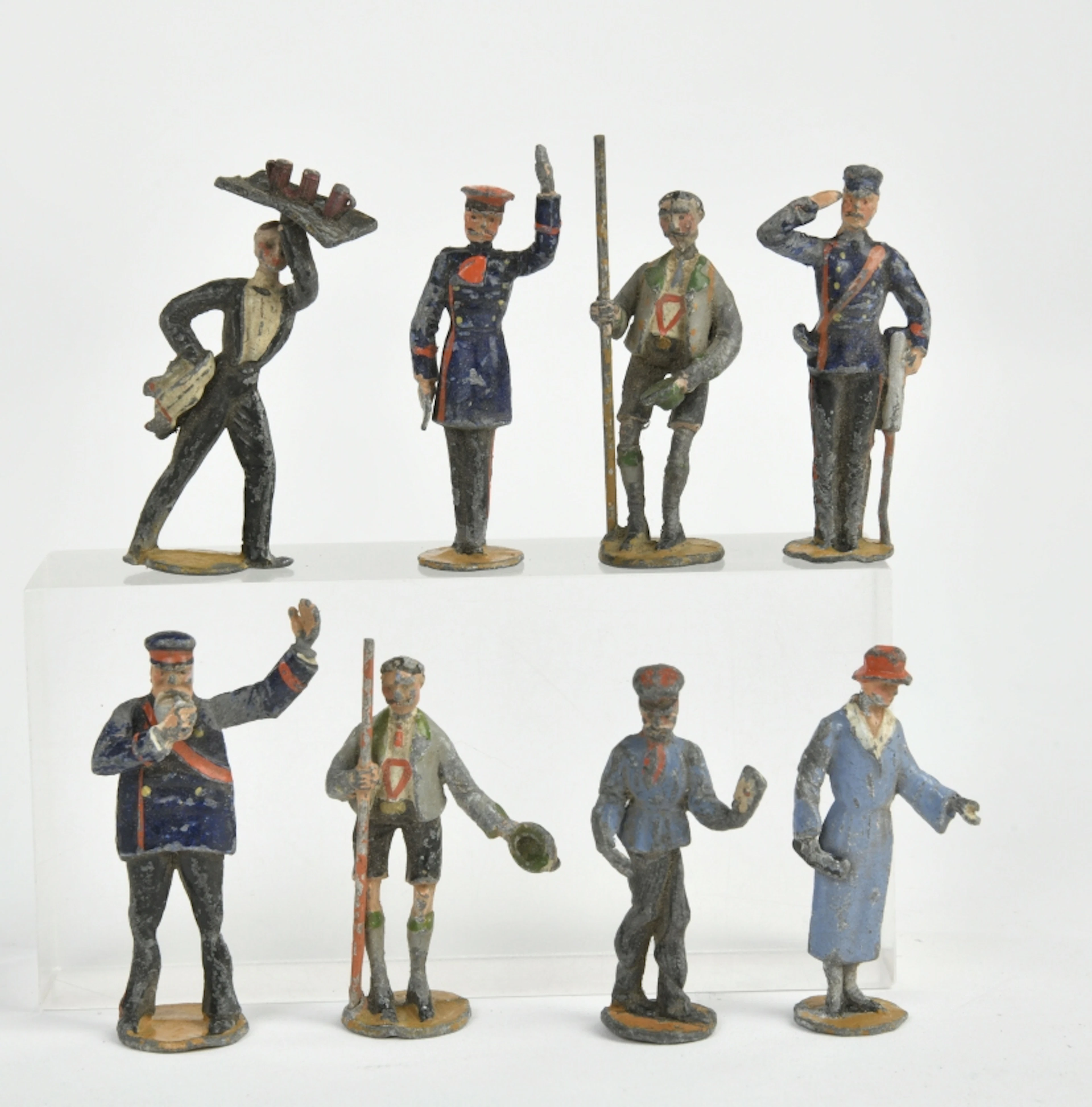 8 Bahnsteig Figuren