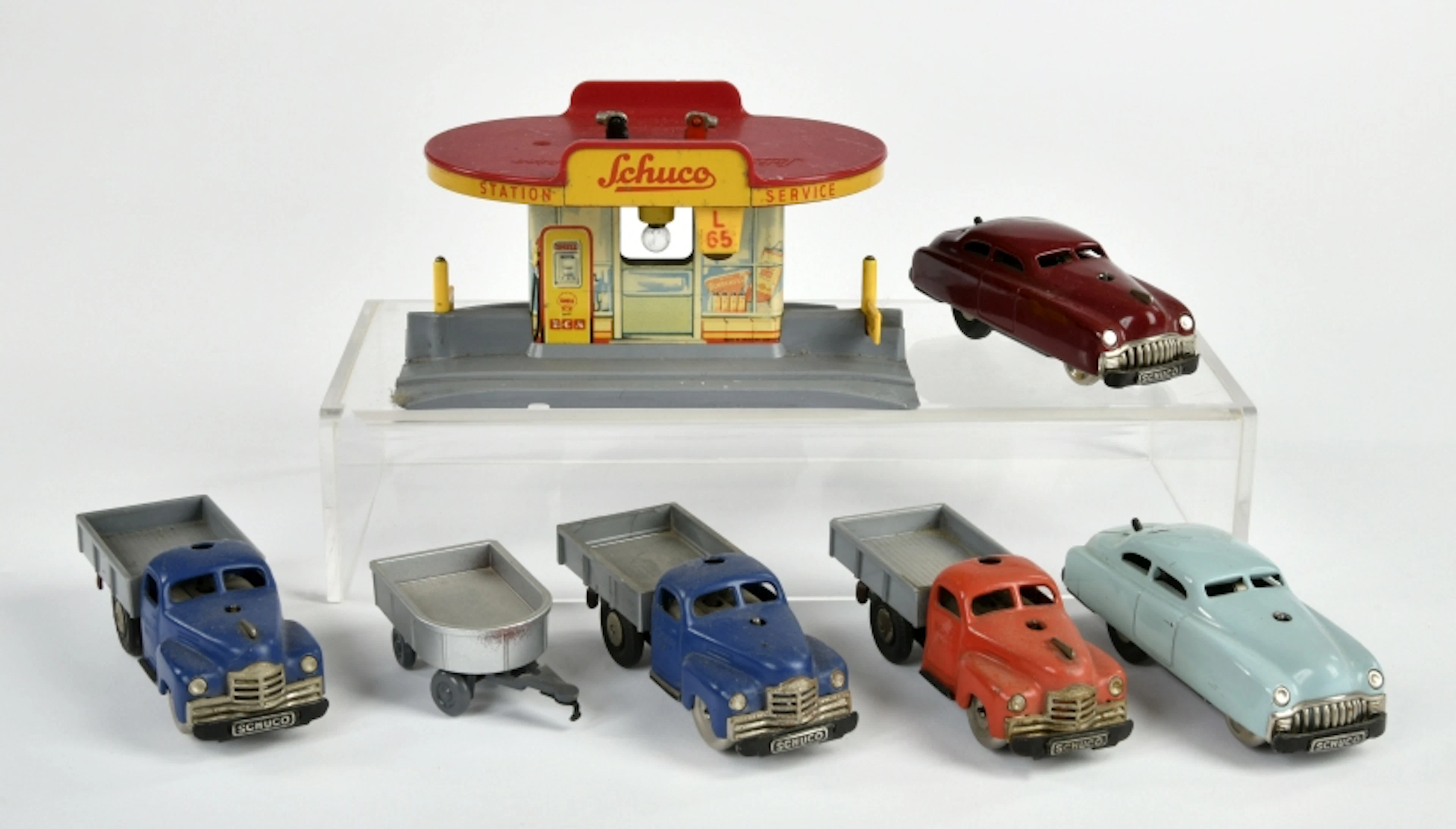 Schuco, Varianto Tankstelle und 5 Fahrzeuge